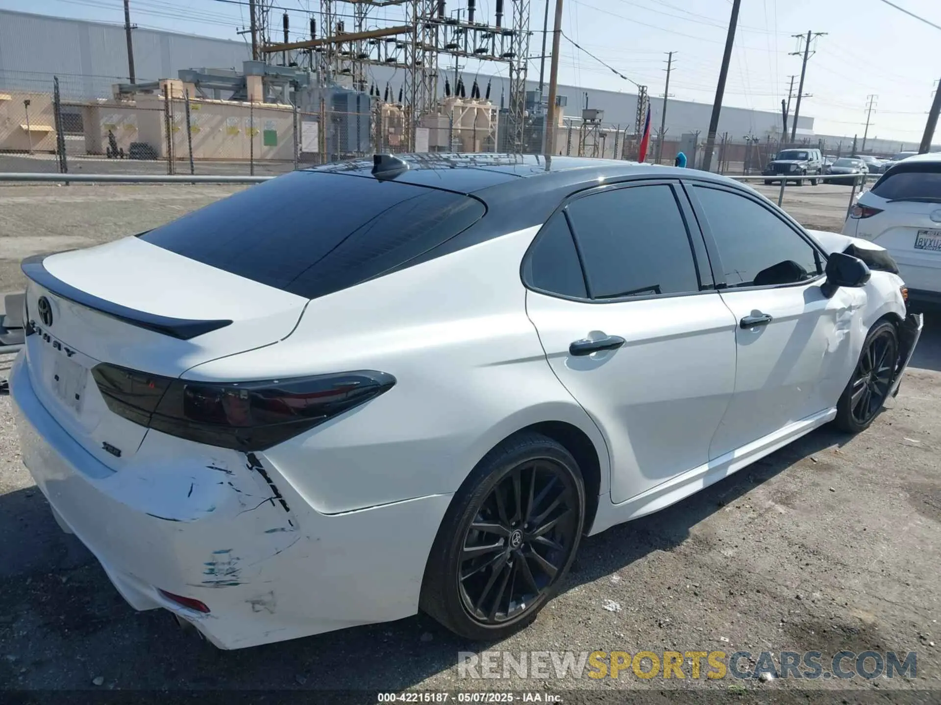 4 fotografías del automóvil dañado 4T1KZ1AK3RU092341 TOYOTA CAMRY 2024