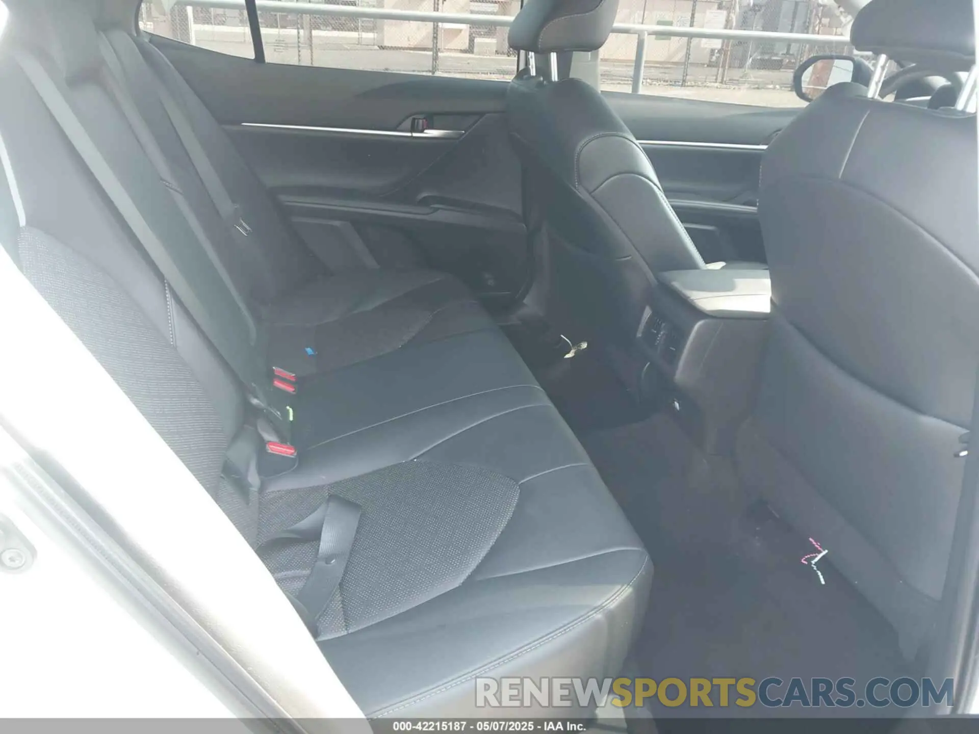 8 fotografías del automóvil dañado 4T1KZ1AK3RU092341 TOYOTA CAMRY 2024