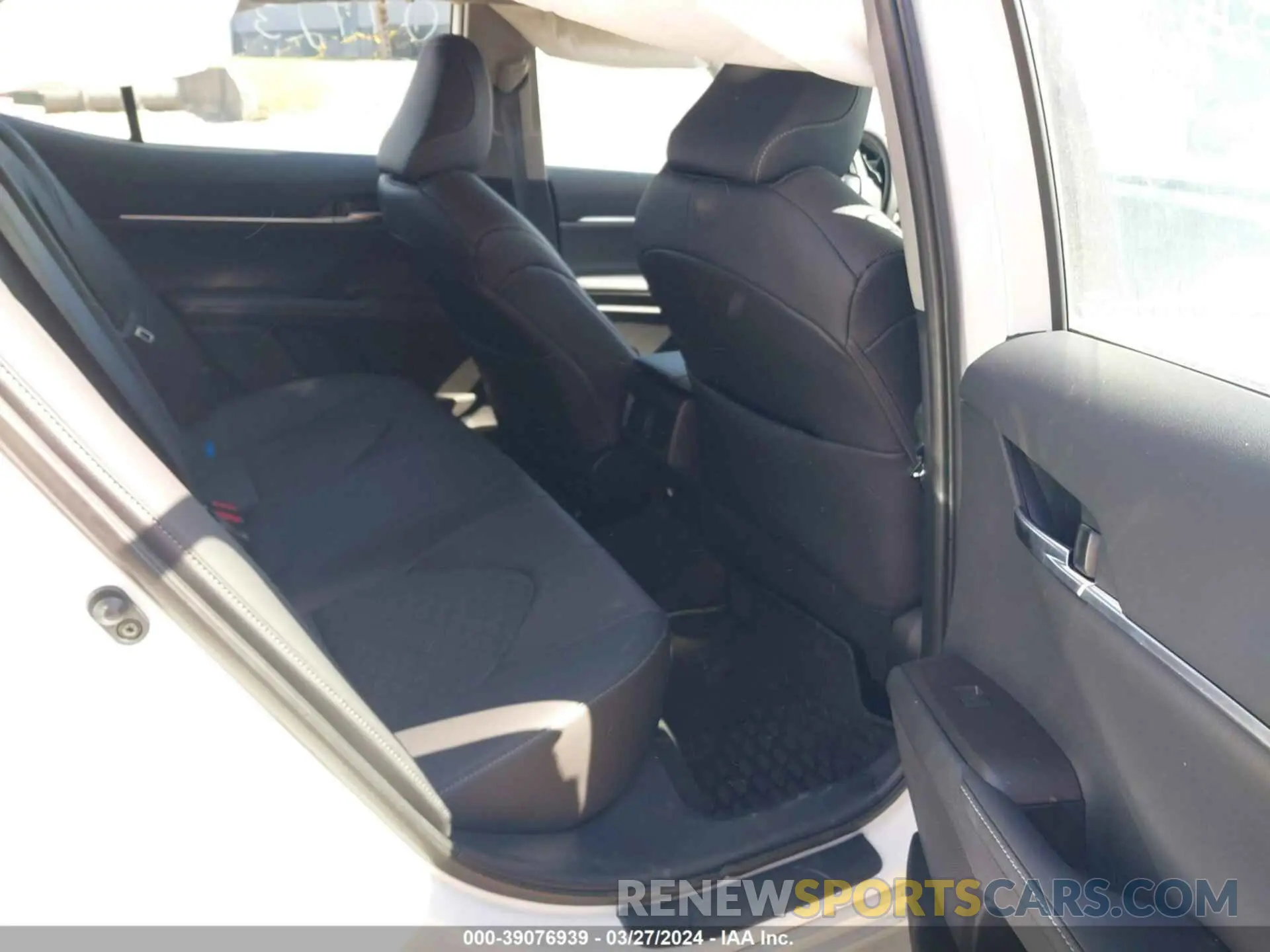 8 fotografías del automóvil dañado 4T1KZ1AK3RU099239 TOYOTA CAMRY 2024
