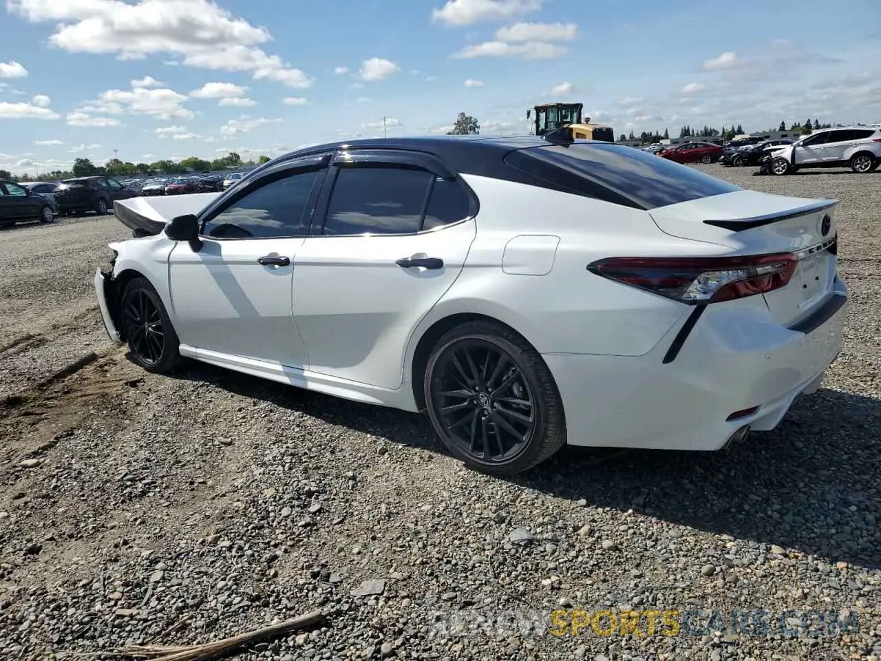 2 fotografías del automóvil dañado 4T1KZ1AK4RU090128 TOYOTA CAMRY 2024