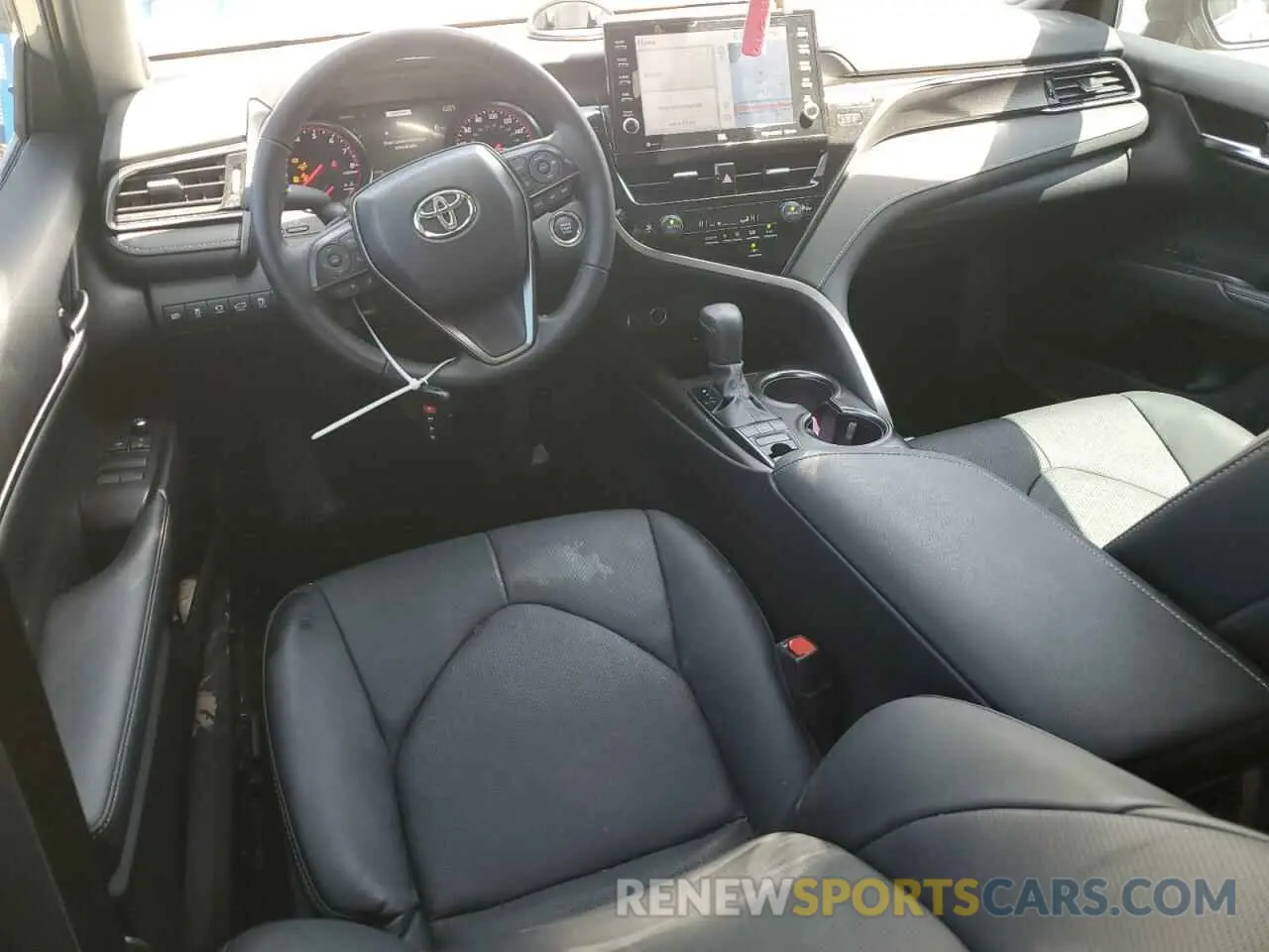 8 fotografías del automóvil dañado 4T1KZ1AK5RU099887 TOYOTA CAMRY 2024