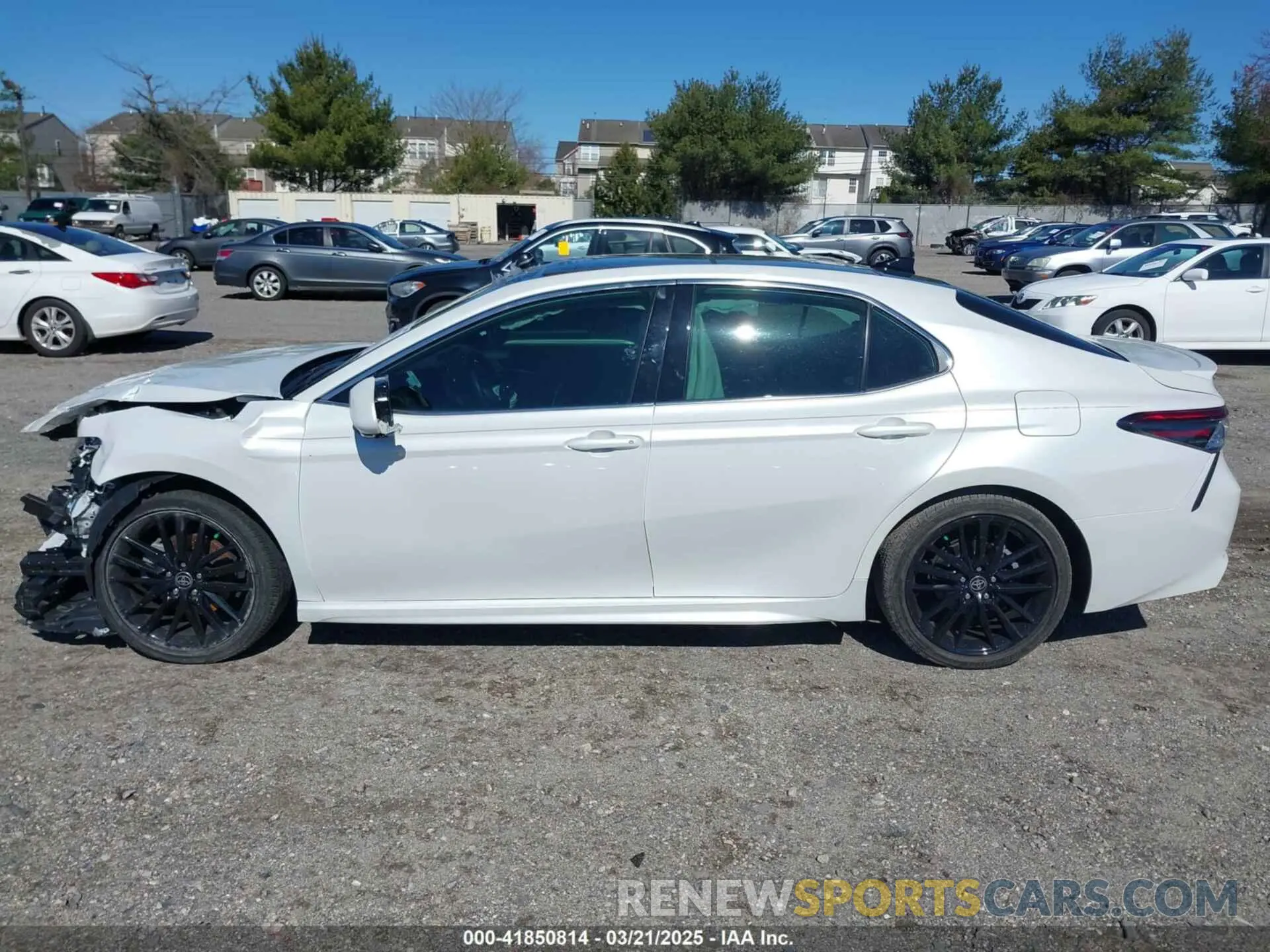14 fotografías del automóvil dañado 4T1KZ1AK6RU096433 TOYOTA CAMRY 2024