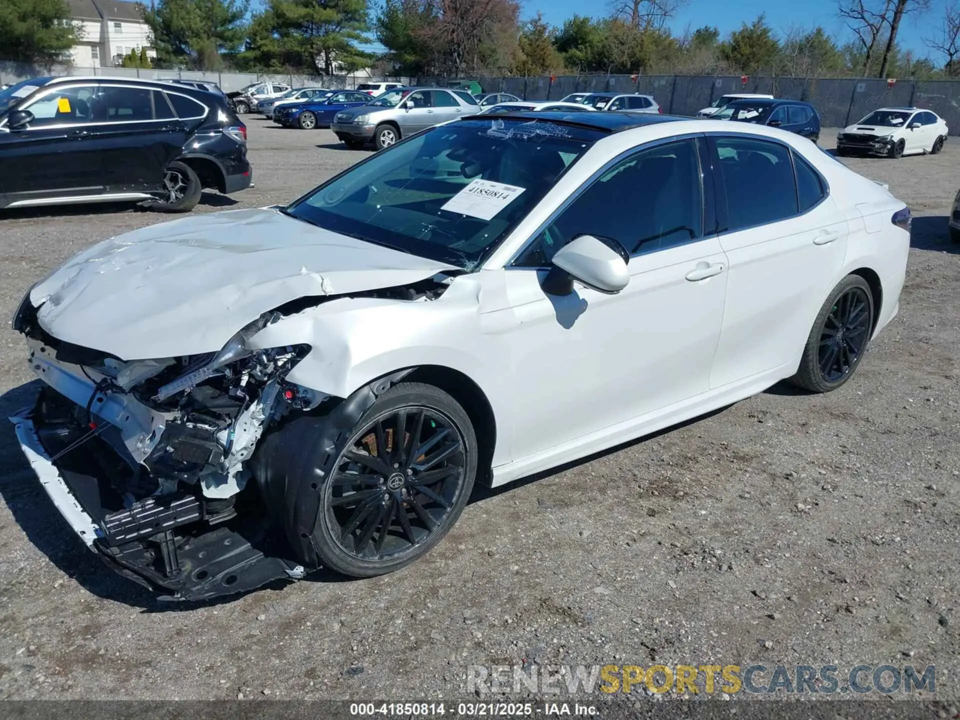 2 fotografías del automóvil dañado 4T1KZ1AK6RU096433 TOYOTA CAMRY 2024