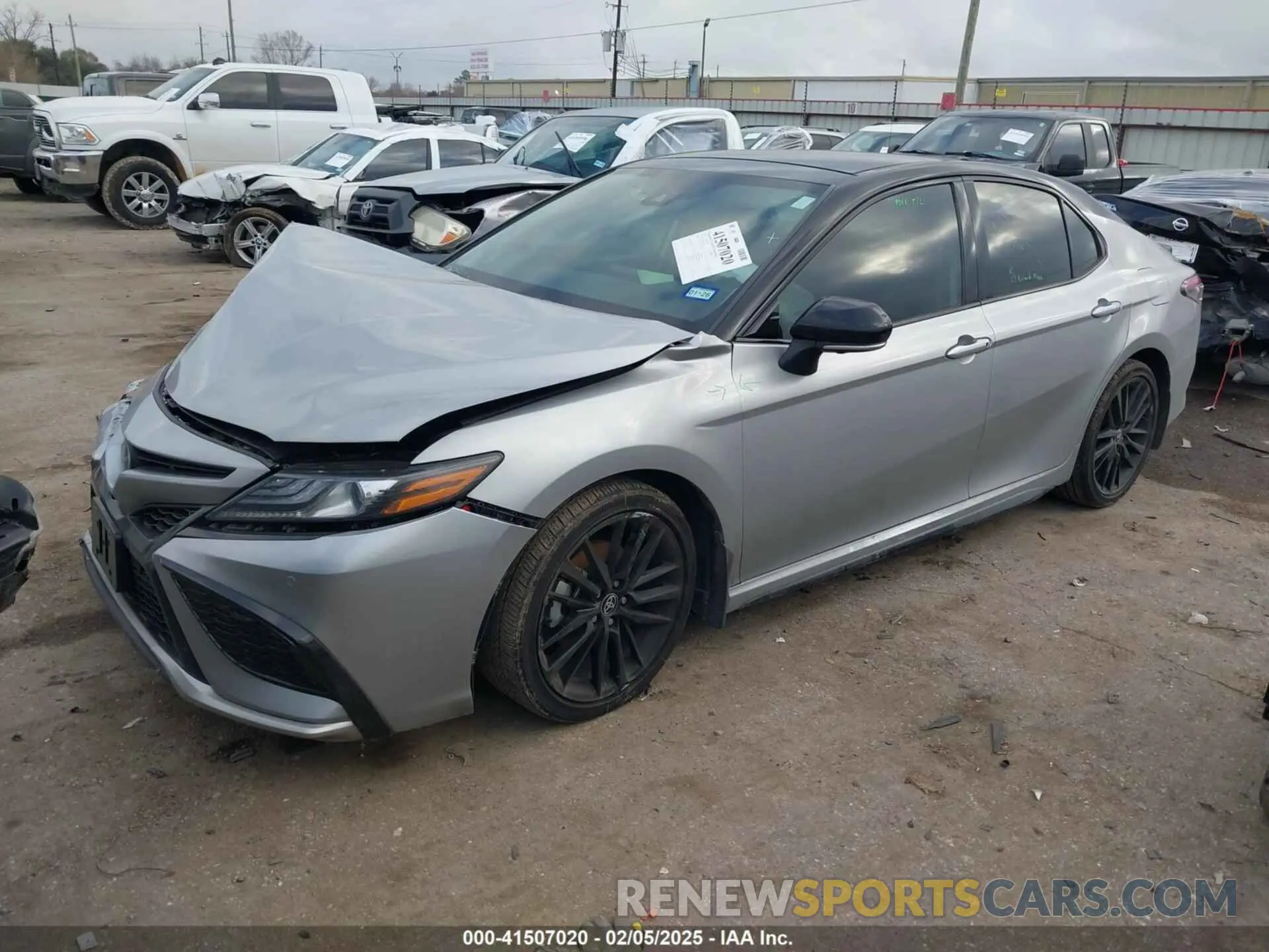 2 fotografías del automóvil dañado 4T1KZ1AK6RU096786 TOYOTA CAMRY 2024