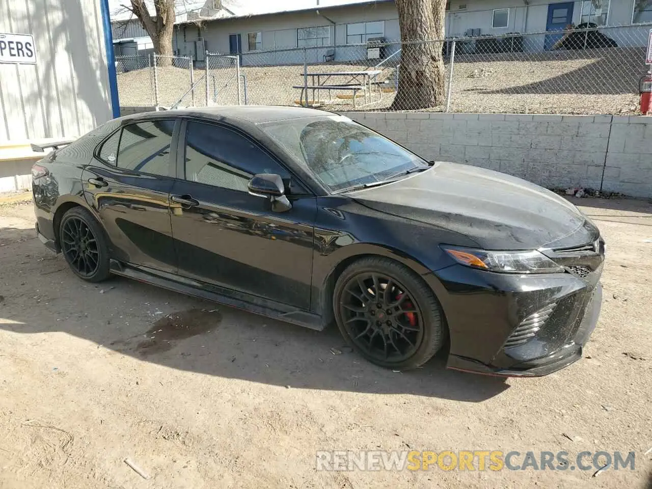 4 fotografías del automóvil dañado 4T1KZ1AK6RU101081 TOYOTA CAMRY 2024