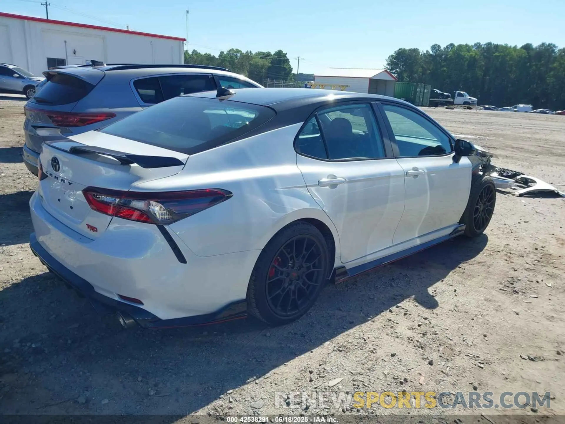 4 fotografías del automóvil dañado 4T1KZ1AK7RU096084 TOYOTA CAMRY 2024