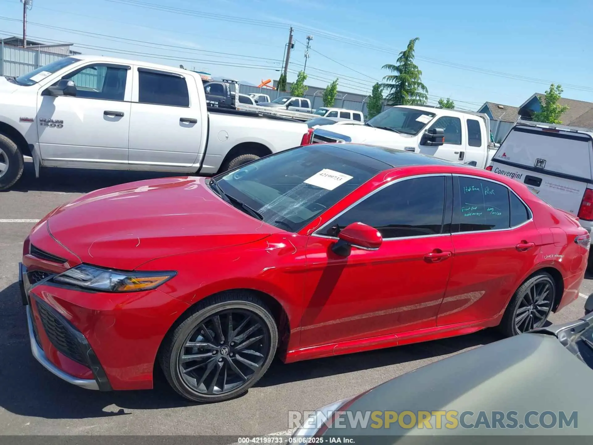 15 fotografías del automóvil dañado 4T1KZ1AK7RU099969 TOYOTA CAMRY 2024