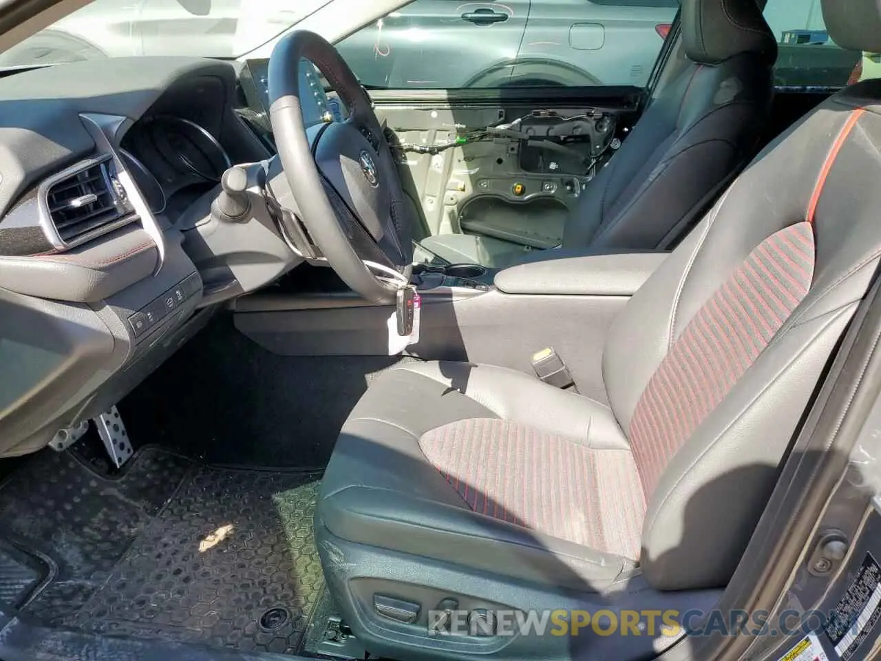 7 fotografías del automóvil dañado 4T1KZ1AKXRU099240 TOYOTA CAMRY 2024