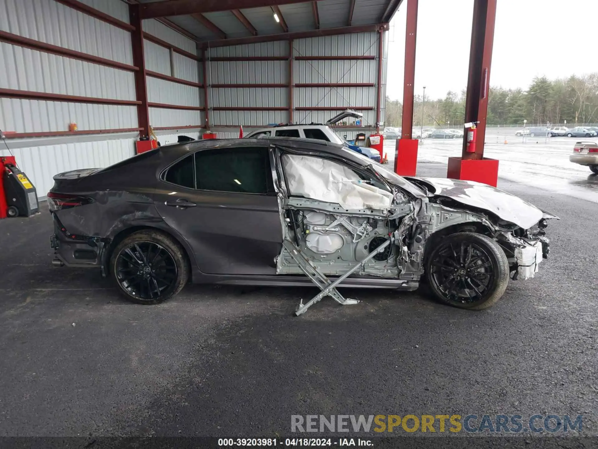 14 fotografías del automóvil dañado 4T1KZ1AKXRU099402 TOYOTA CAMRY 2024