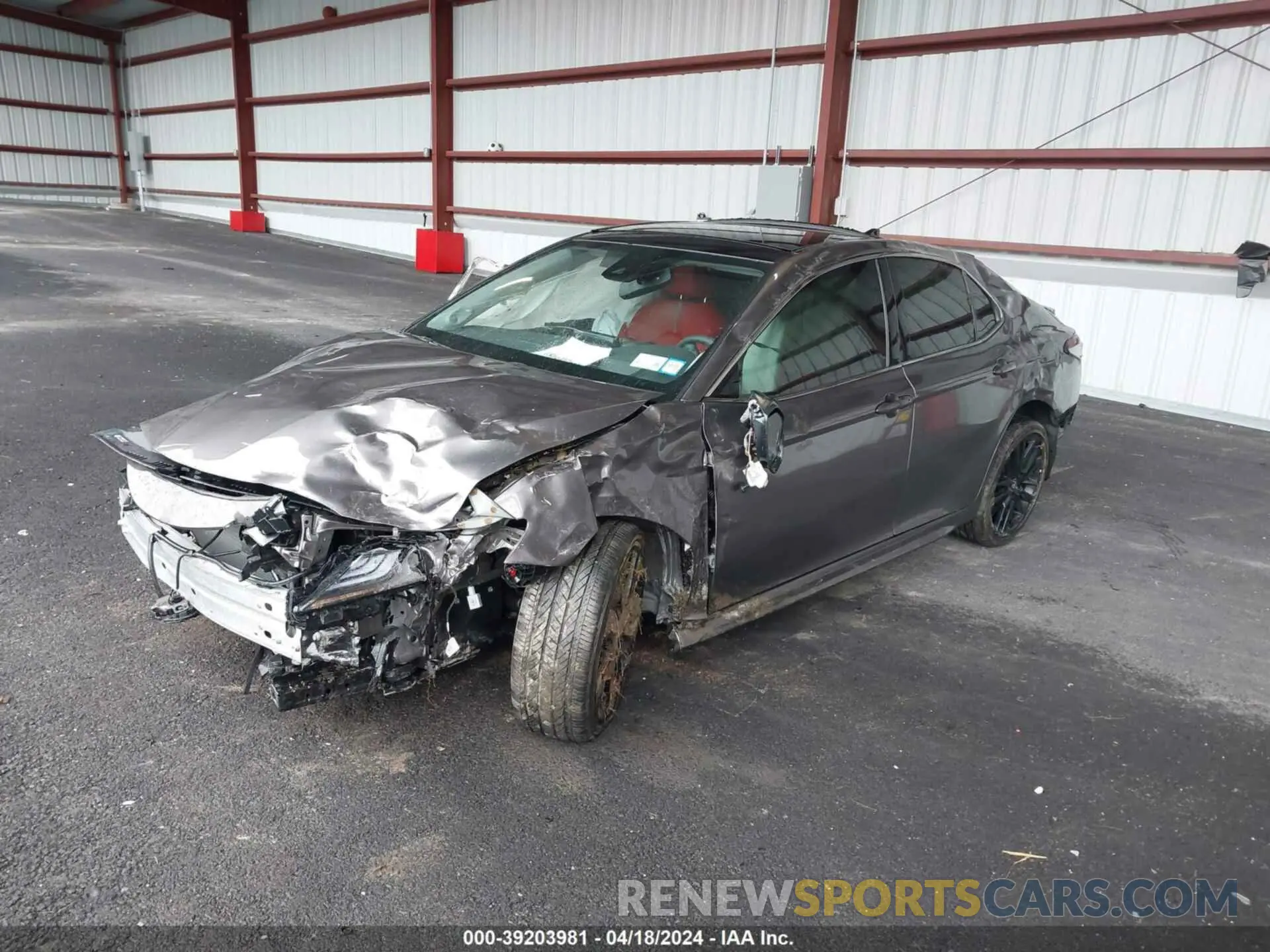 2 fotografías del automóvil dañado 4T1KZ1AKXRU099402 TOYOTA CAMRY 2024