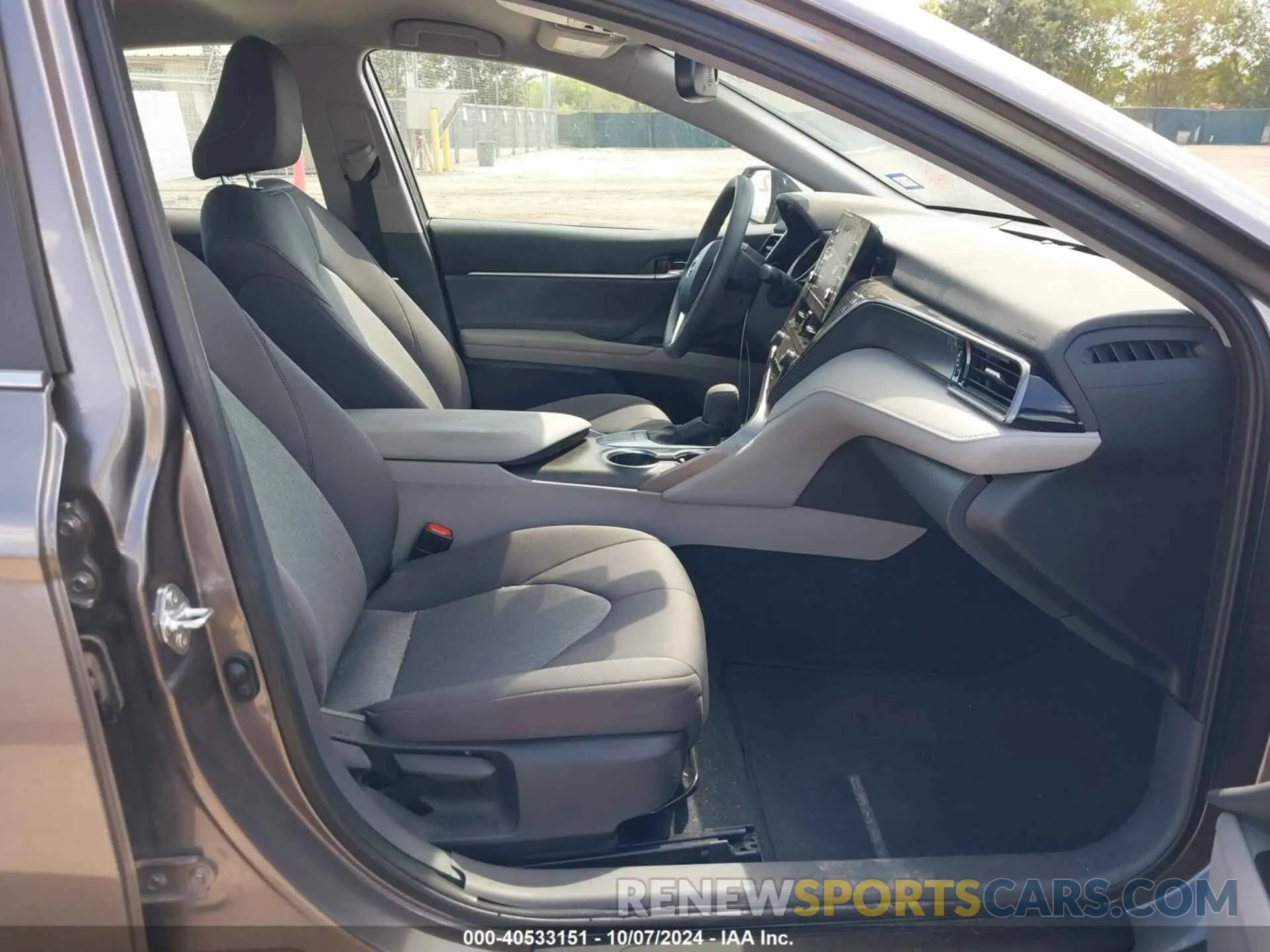 5 fotografías del automóvil dañado 4T1R11AK0RU221996 TOYOTA CAMRY 2024