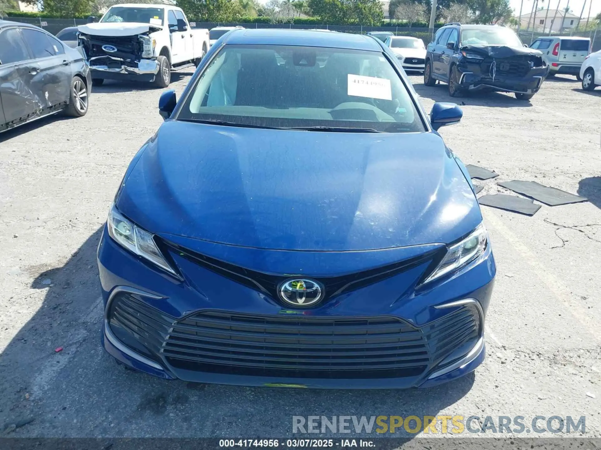 12 fotografías del automóvil dañado 4T1R11AK0RU239589 TOYOTA CAMRY 2024