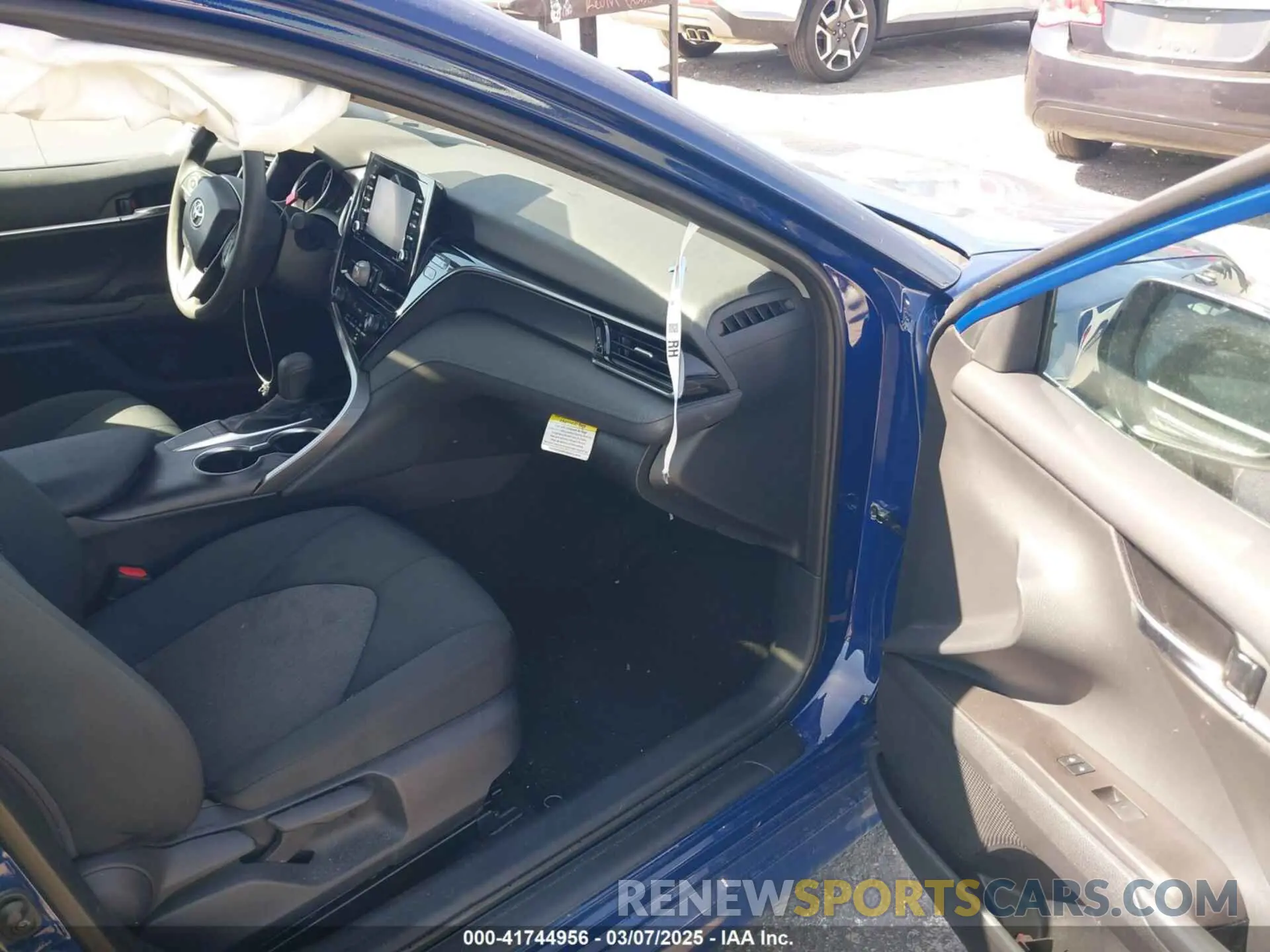 5 fotografías del automóvil dañado 4T1R11AK0RU239589 TOYOTA CAMRY 2024