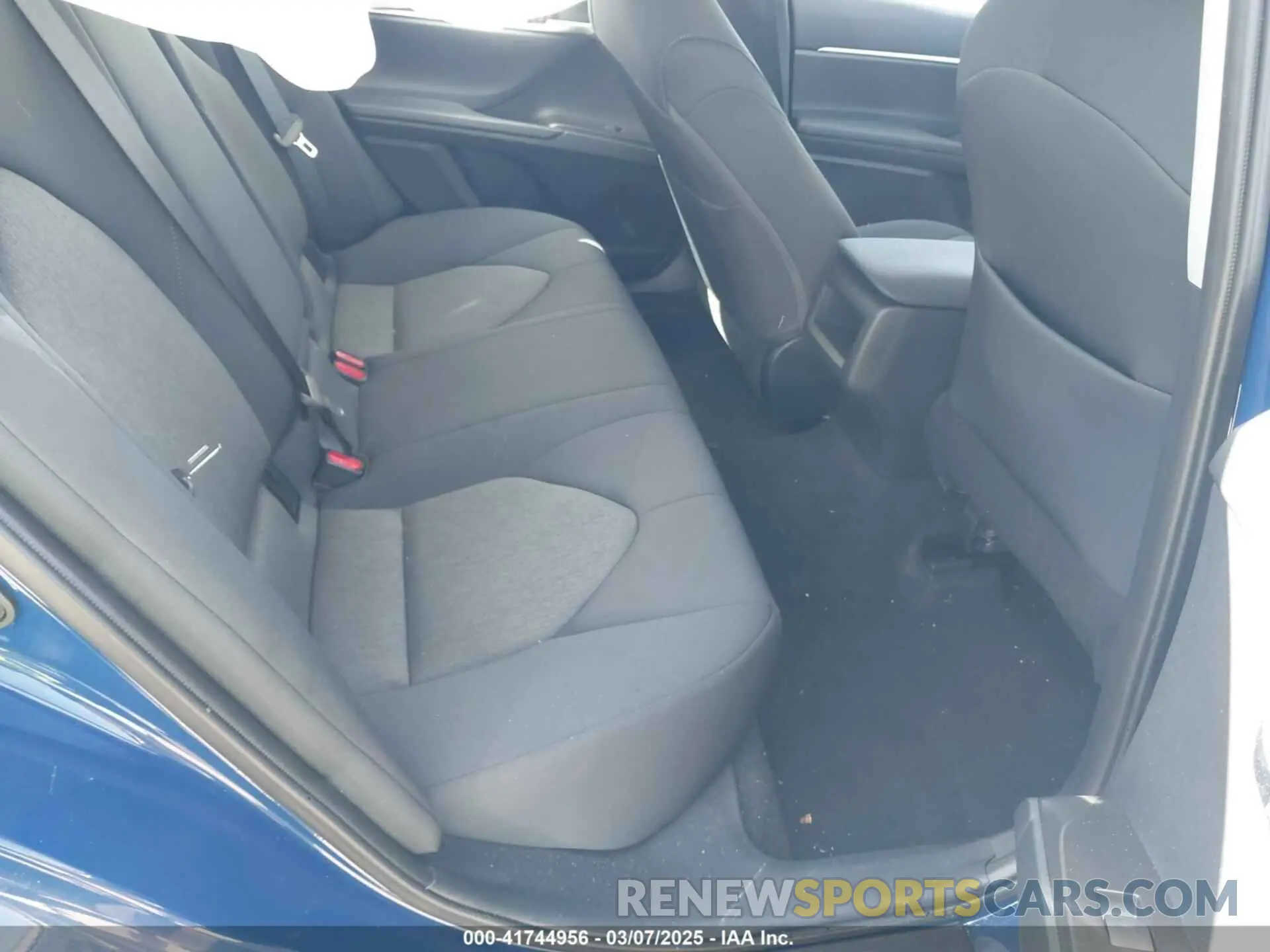 8 fotografías del automóvil dañado 4T1R11AK0RU239589 TOYOTA CAMRY 2024