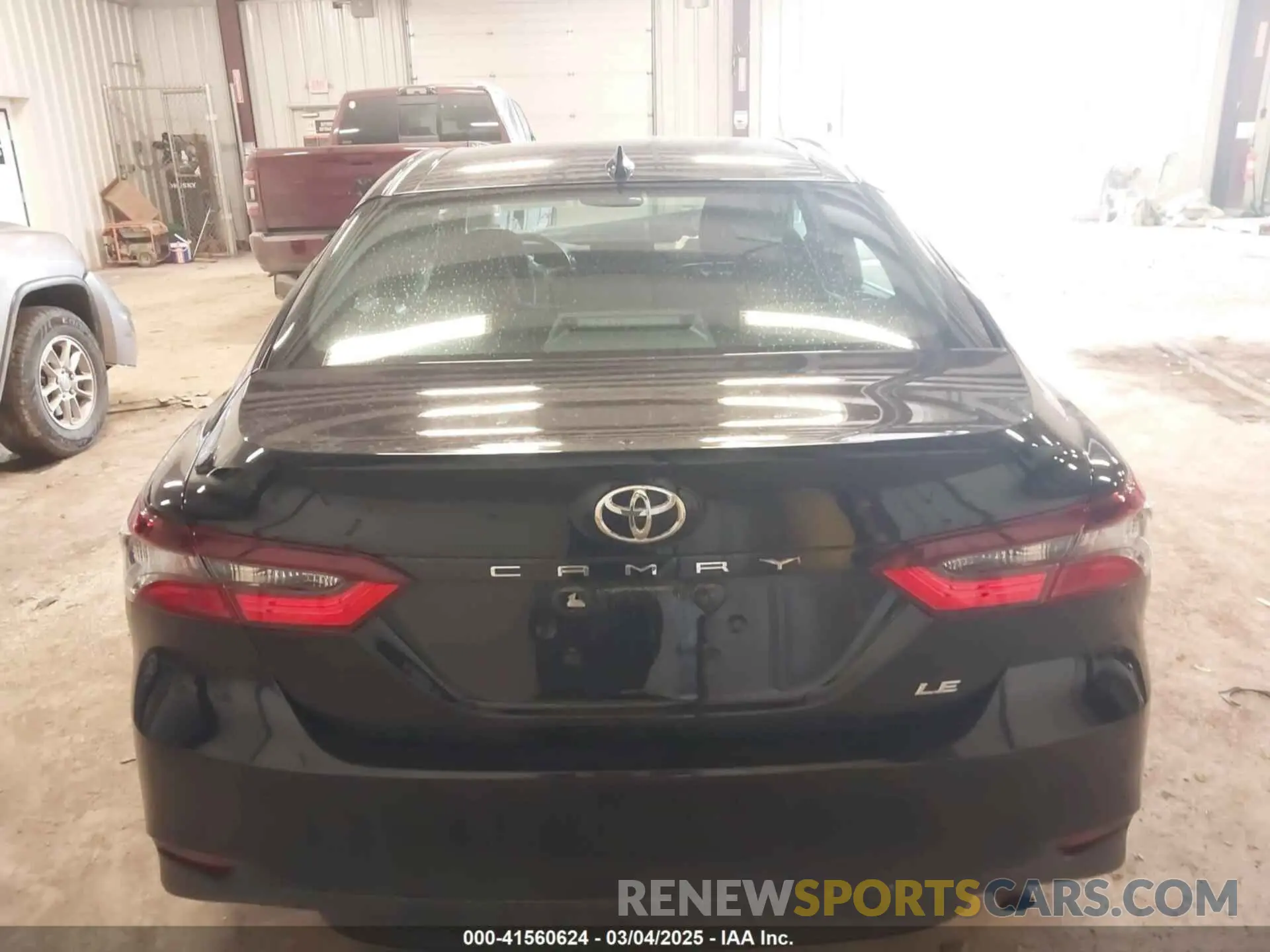 16 fotografías del automóvil dañado 4T1R11AK1RU242727 TOYOTA CAMRY 2024