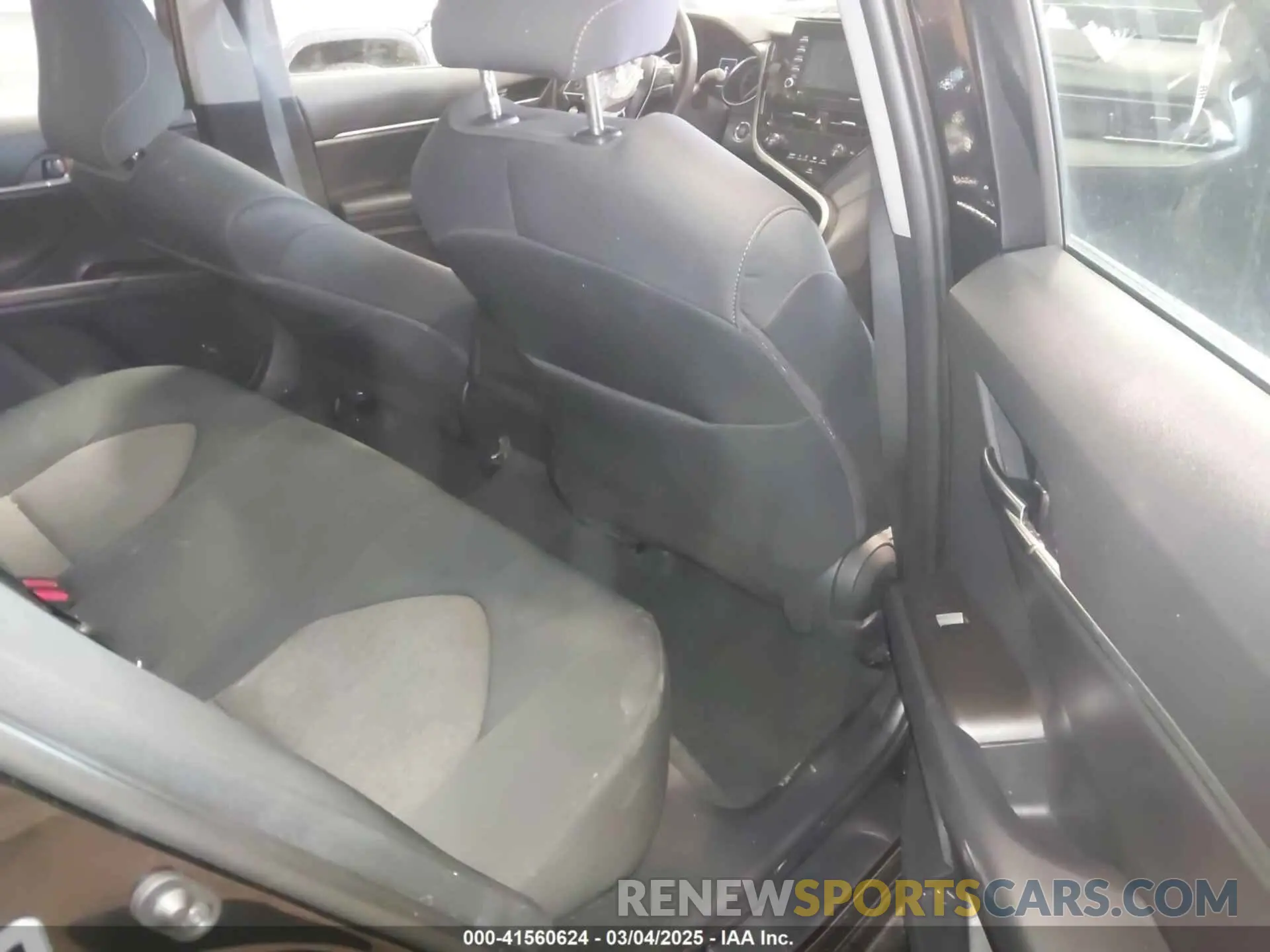 8 fotografías del automóvil dañado 4T1R11AK1RU242727 TOYOTA CAMRY 2024