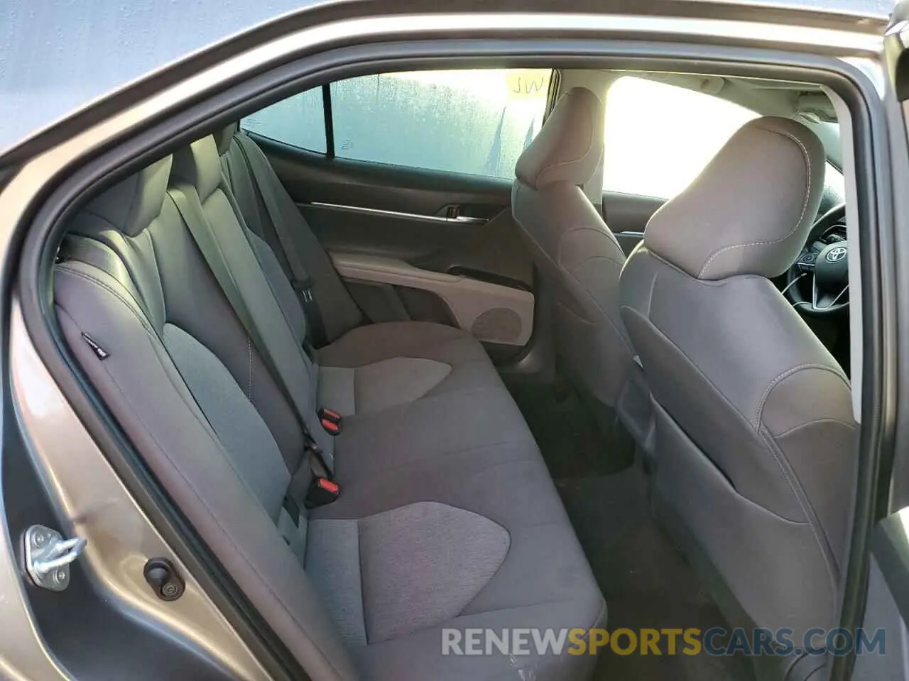 10 fotografías del automóvil dañado 4T1R11AK1RU246065 TOYOTA CAMRY 2024