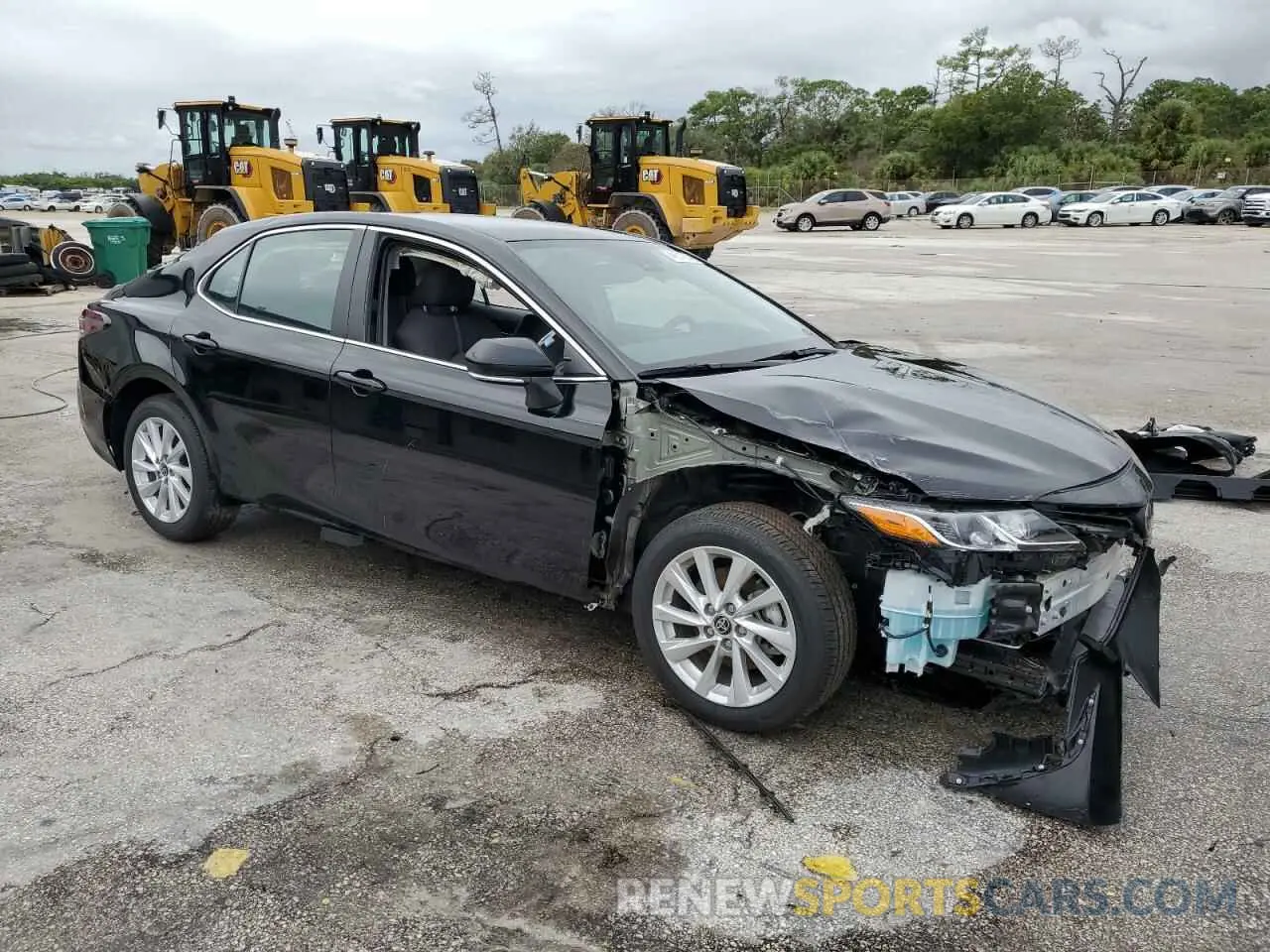 4 fotografías del automóvil dañado 4T1R11AK1RU878337 TOYOTA CAMRY 2024