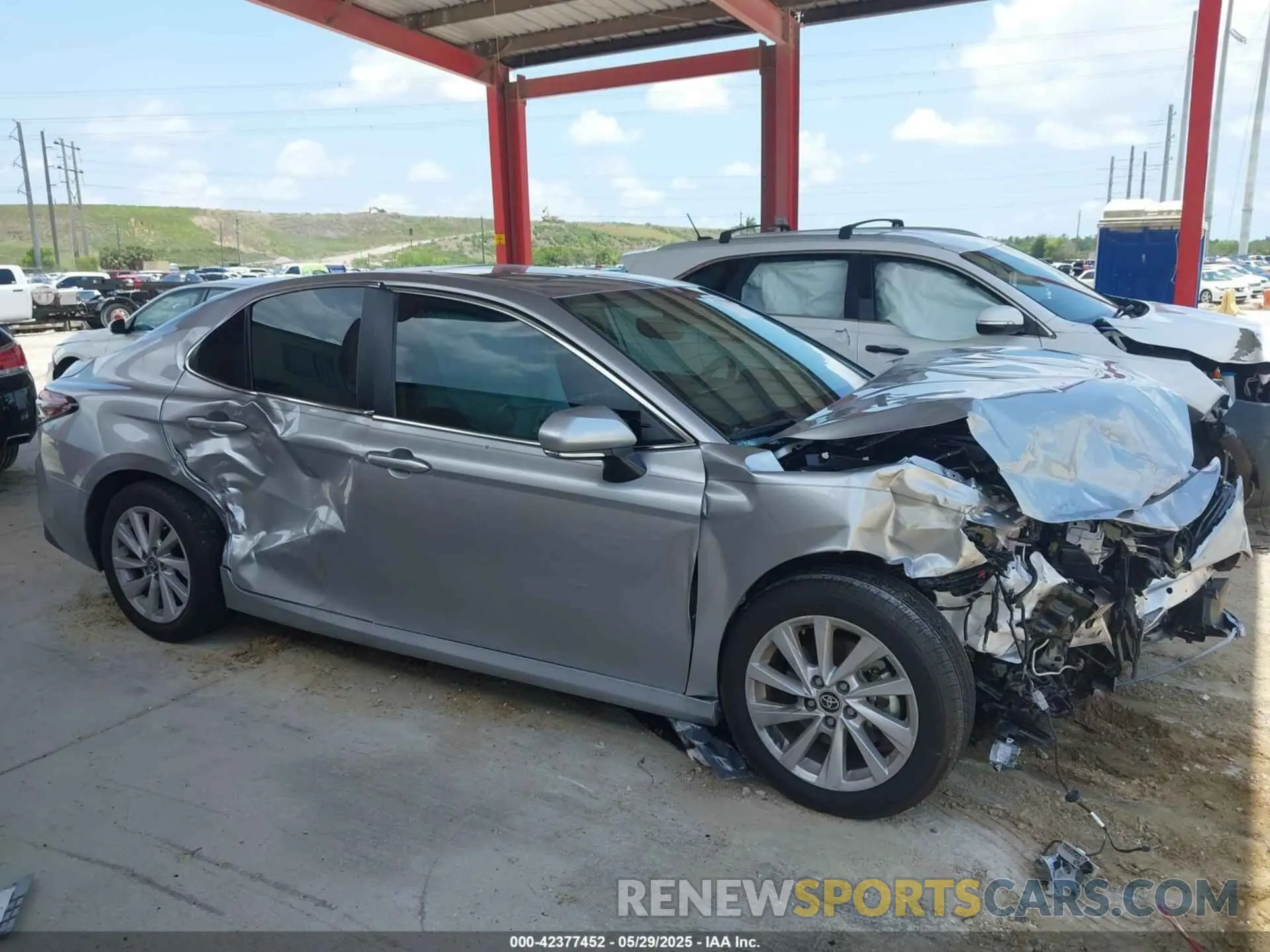 13 fotografías del automóvil dañado 4T1R11AK3RU912519 TOYOTA CAMRY 2024