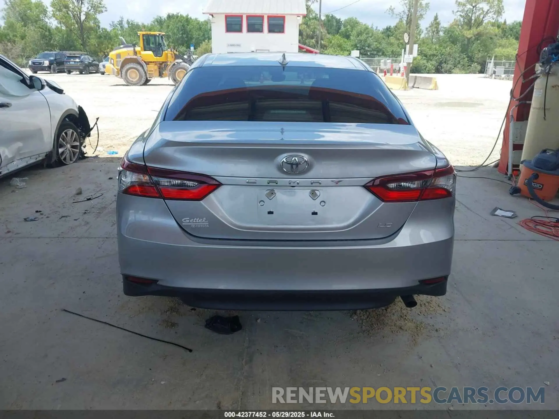 16 fotografías del automóvil dañado 4T1R11AK3RU912519 TOYOTA CAMRY 2024