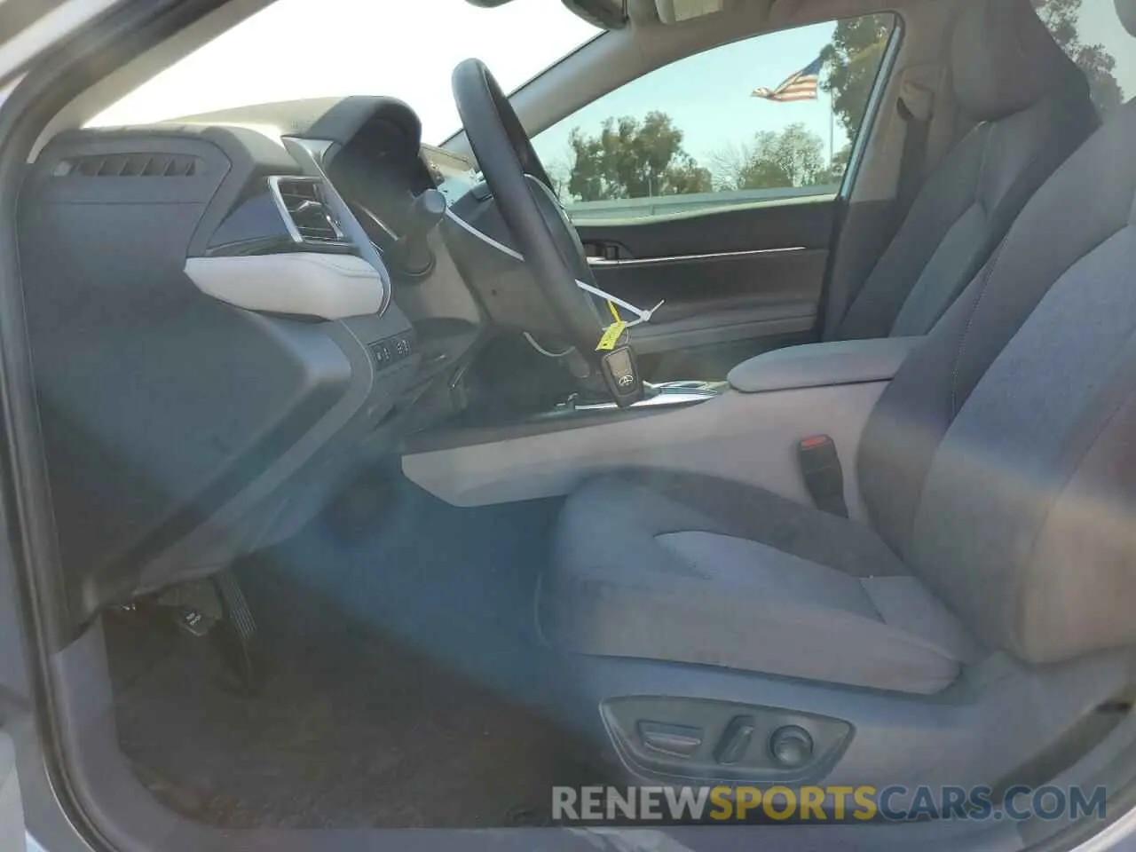 7 fotografías del automóvil dañado 4T1R11AK4RU903280 TOYOTA CAMRY 2024