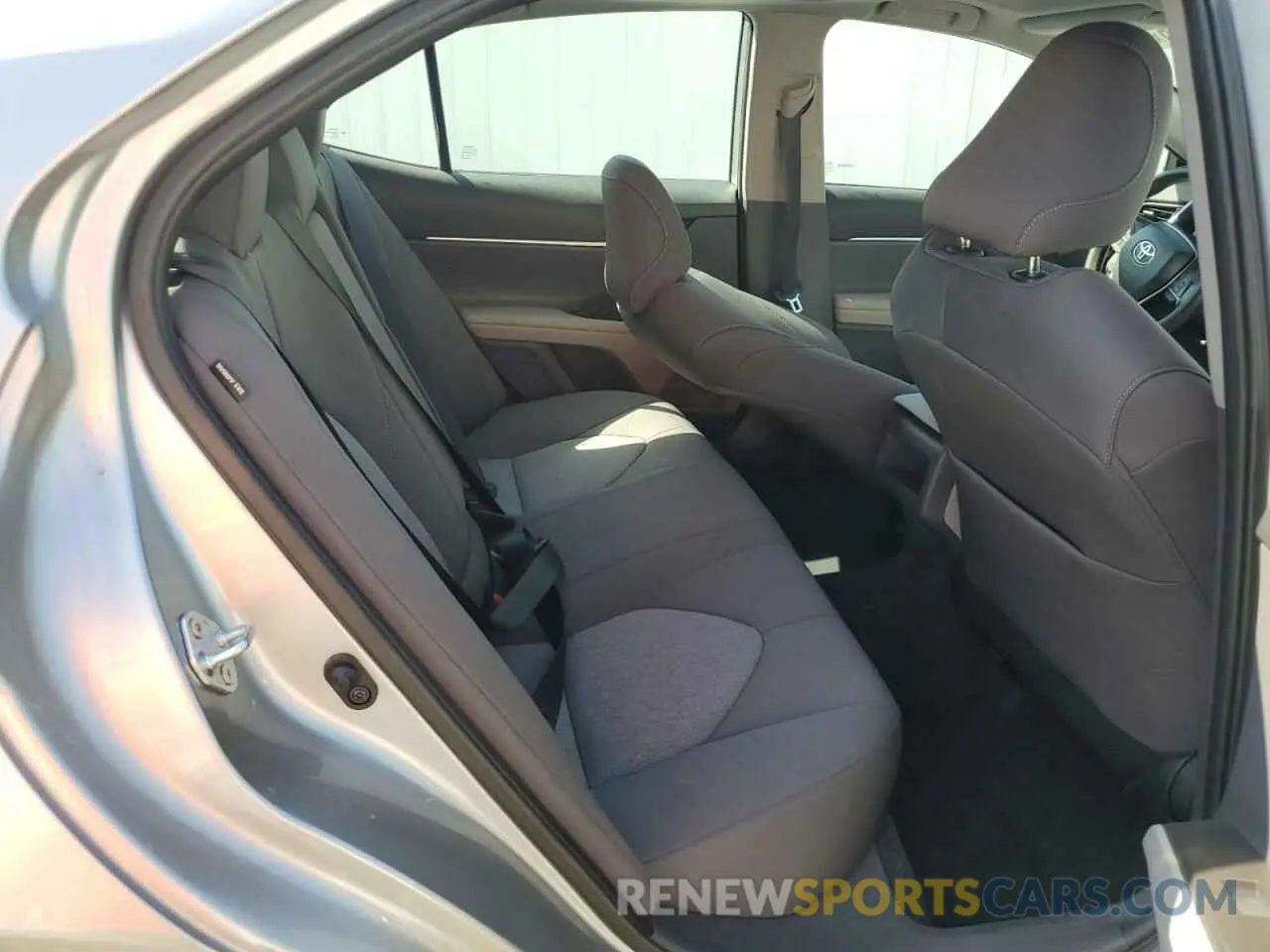 10 fotografías del automóvil dañado 4T1R11AK4RU921875 TOYOTA CAMRY 2024
