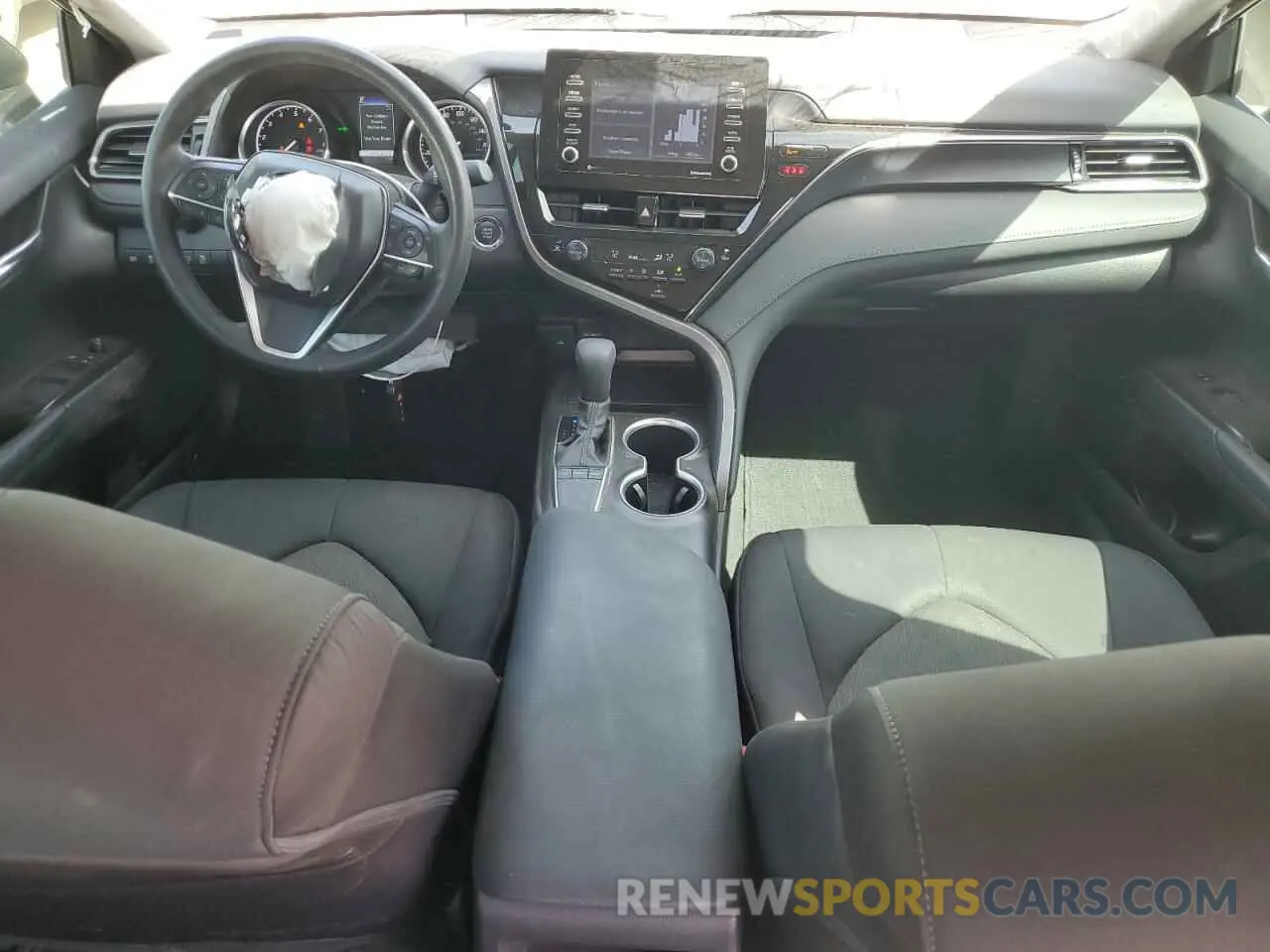 8 fotografías del automóvil dañado 4T1R11AK5RU881709 TOYOTA CAMRY 2024