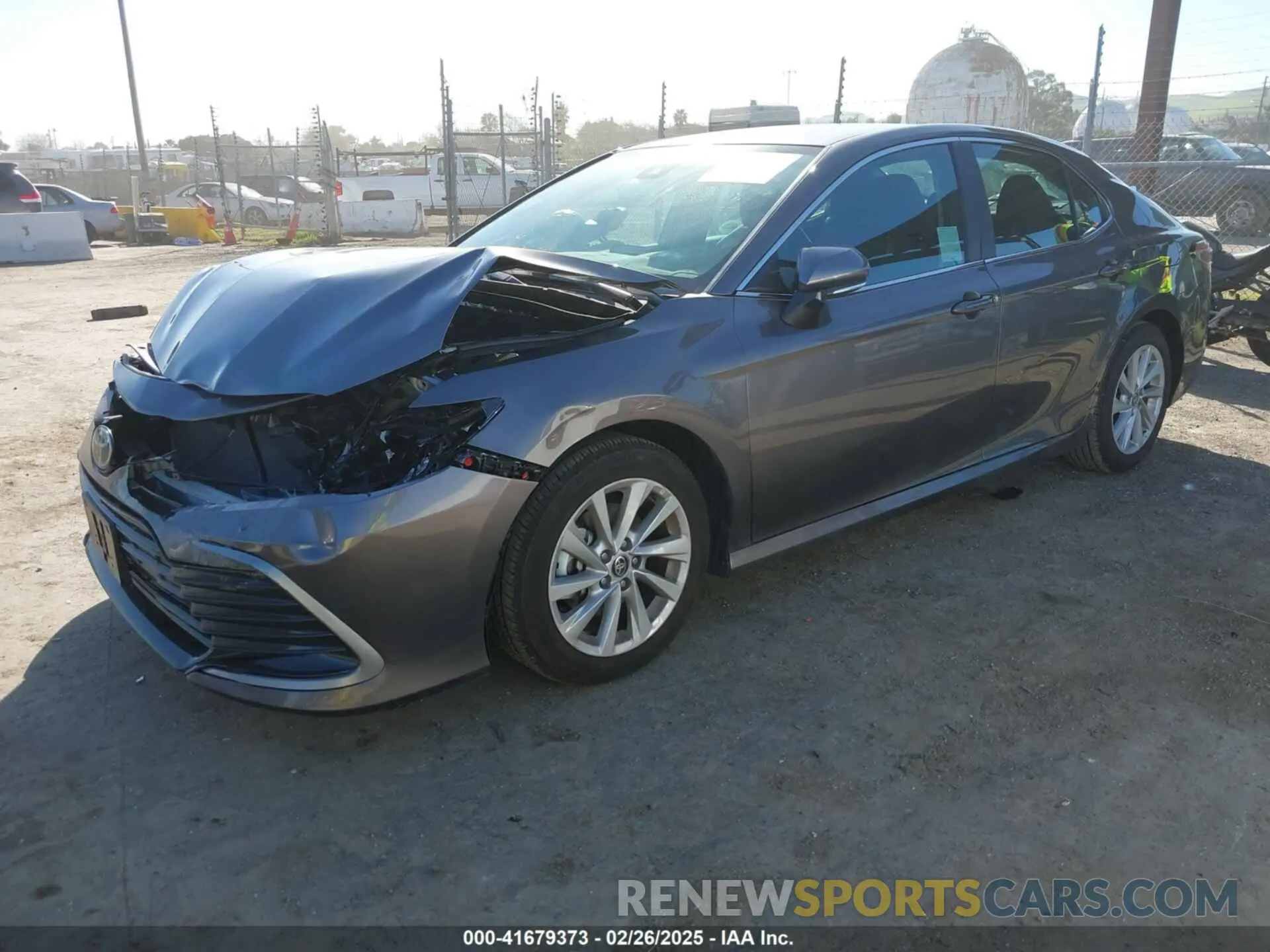 2 fotografías del automóvil dañado 4T1R11AK6RU880469 TOYOTA CAMRY 2024