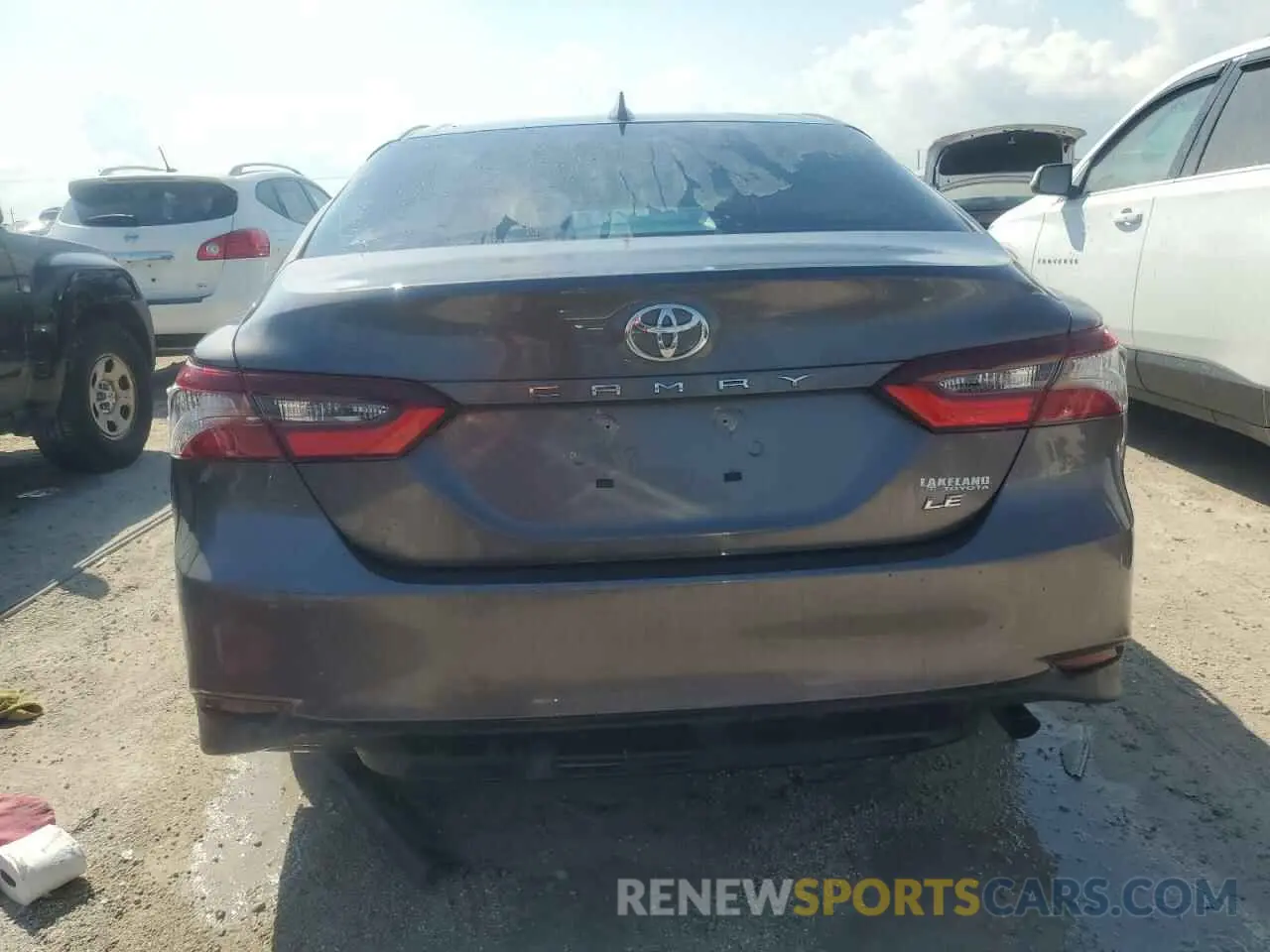 6 fotografías del automóvil dañado 4T1R11AK9RU857798 TOYOTA CAMRY 2024