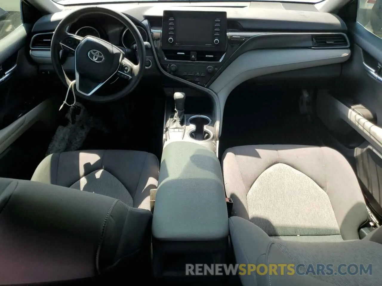 8 fotografías del automóvil dañado 4T1R11AK9RU857798 TOYOTA CAMRY 2024