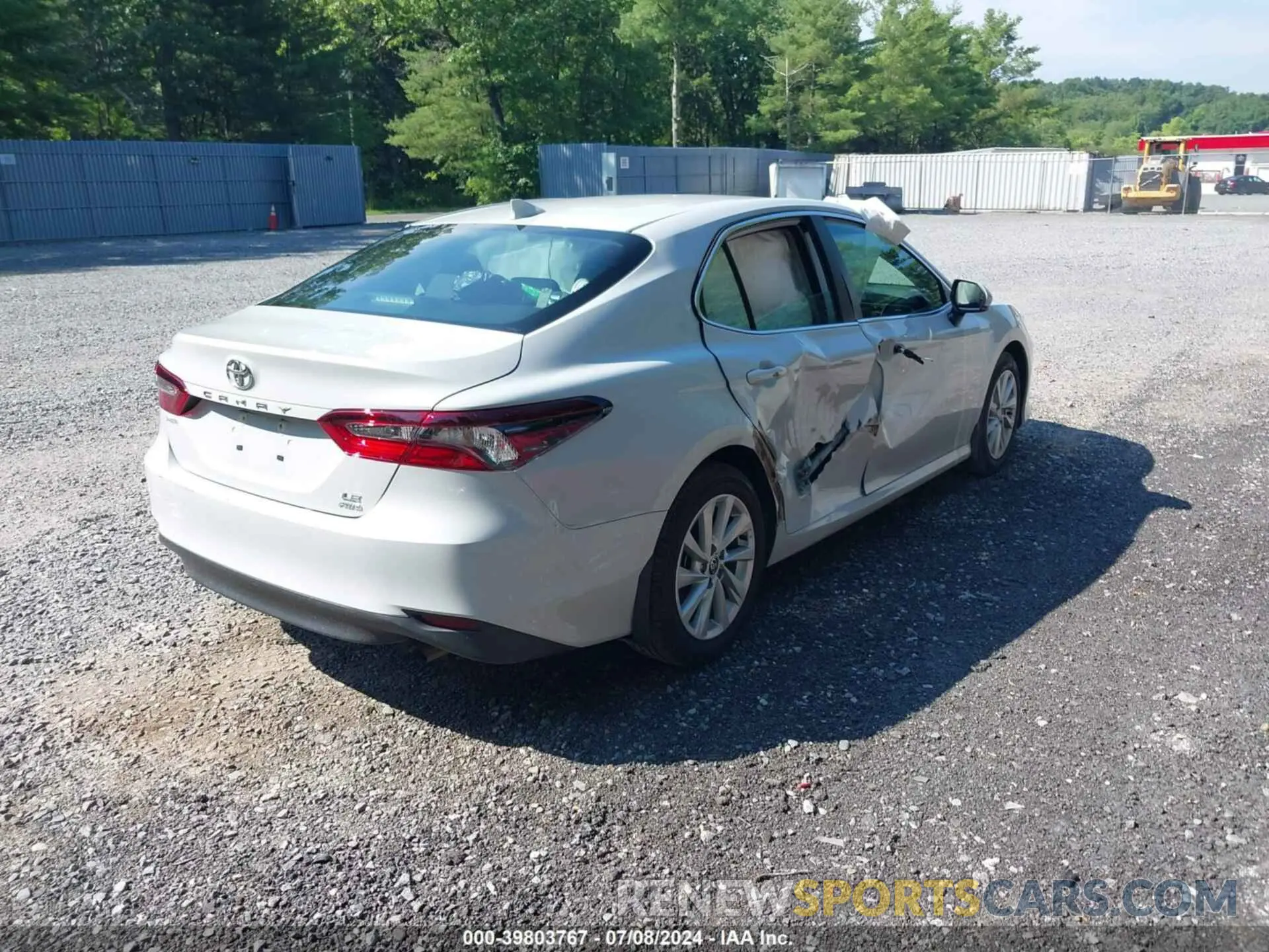 4 fotografías del automóvil dañado 4T1R11BK8RU108179 TOYOTA CAMRY 2024