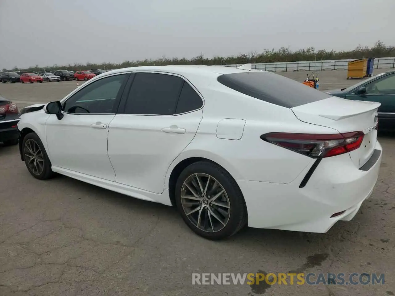 2 fotografías del automóvil dañado 4T1S11AK0RU851843 TOYOTA CAMRY 2024