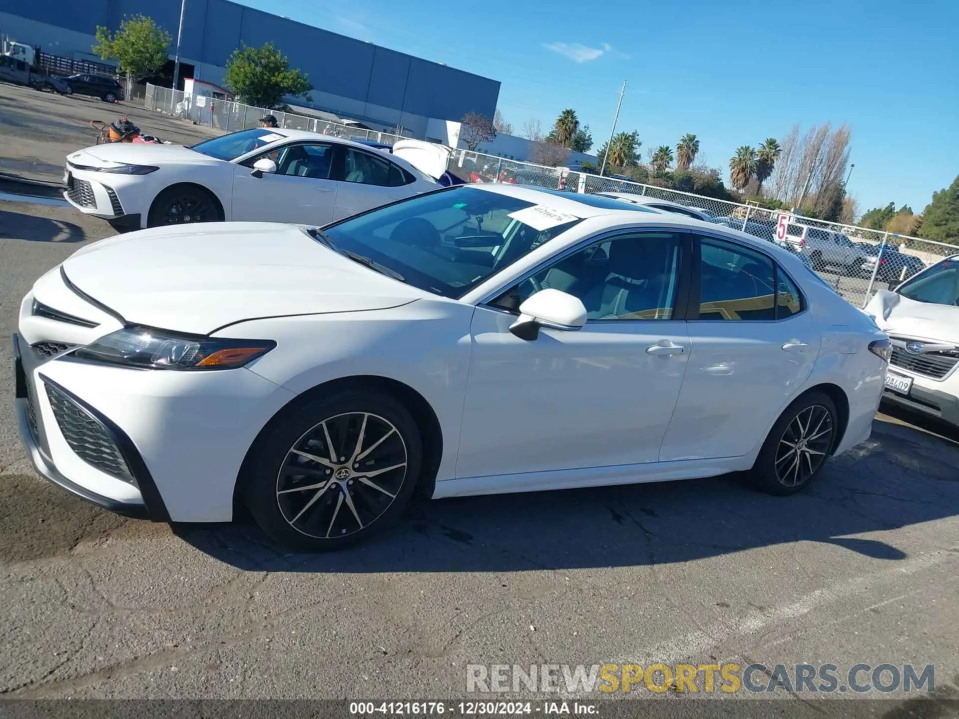 15 fotografías del automóvil dañado 4T1S11AK2RU217532 TOYOTA CAMRY 2024