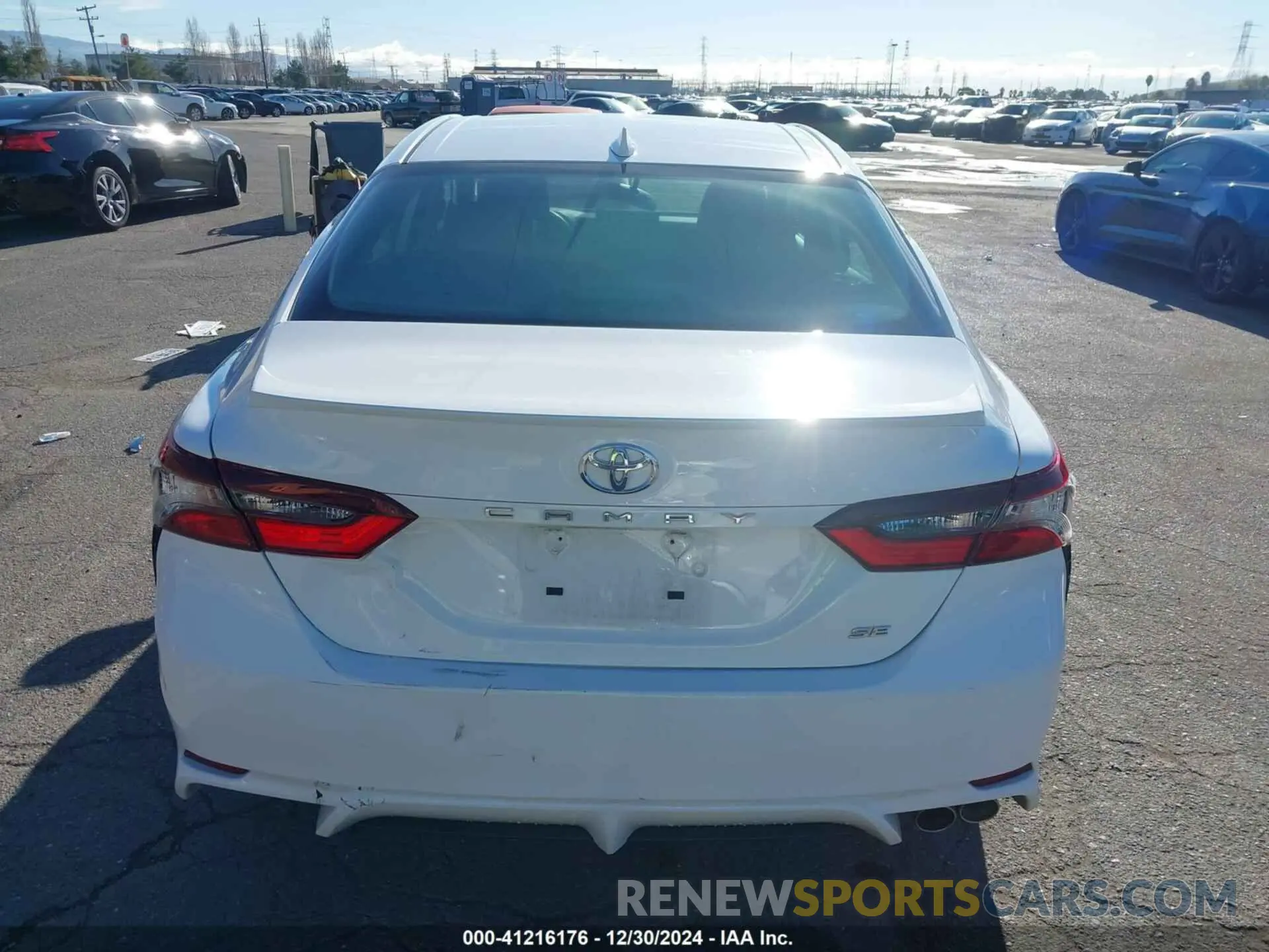 17 fotografías del automóvil dañado 4T1S11AK2RU217532 TOYOTA CAMRY 2024