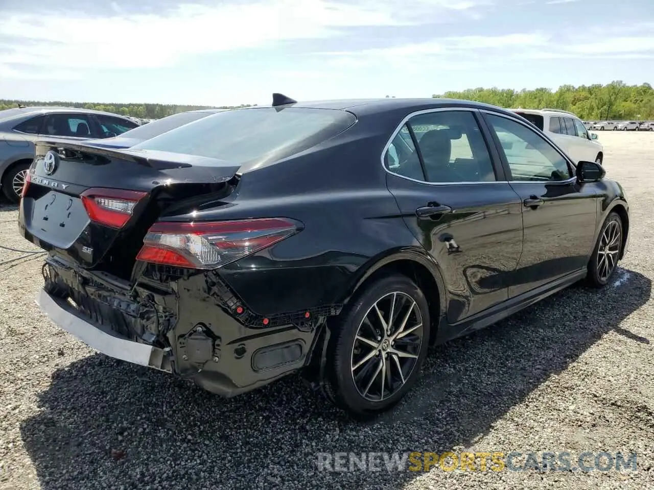 3 fotografías del automóvil dañado 4T1S11AK2RU900315 TOYOTA CAMRY 2024