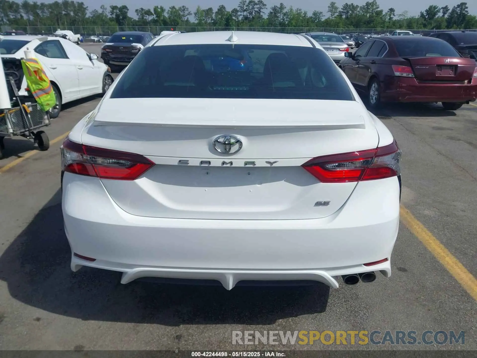 16 fotografías del automóvil dañado 4T1S11AK3RU242942 TOYOTA CAMRY 2024