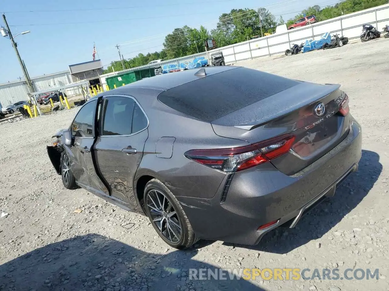 2 fotografías del automóvil dañado 4T1S11AK8RU253872 TOYOTA CAMRY 2024