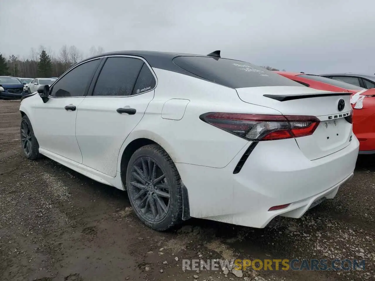 2 fotografías del automóvil dañado 4T1S11BK4RU112568 TOYOTA CAMRY 2024