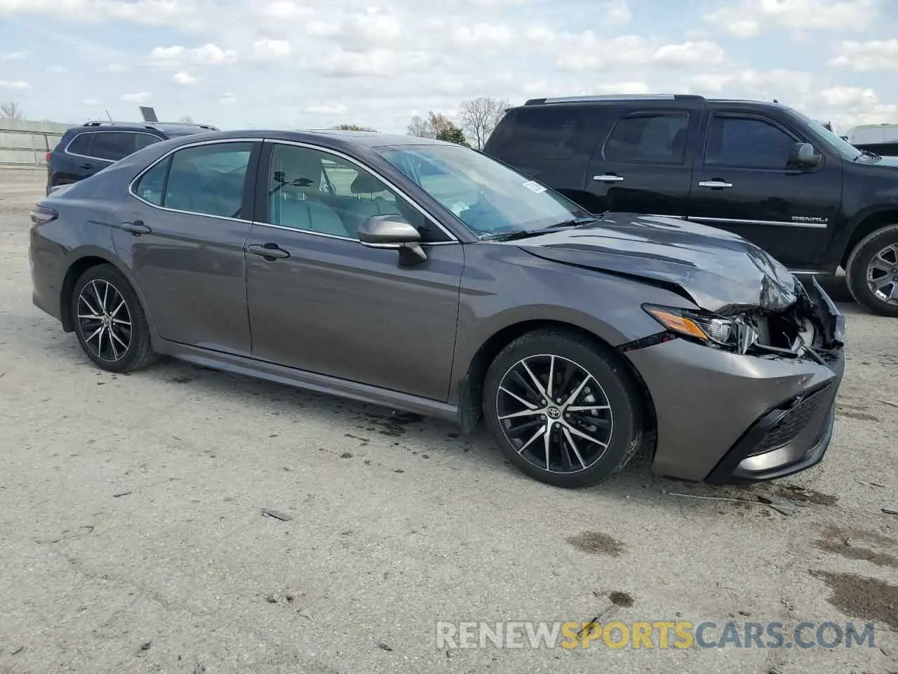 4 fotografías del automóvil dañado 4T1S31AK9RU625410 TOYOTA CAMRY 2024
