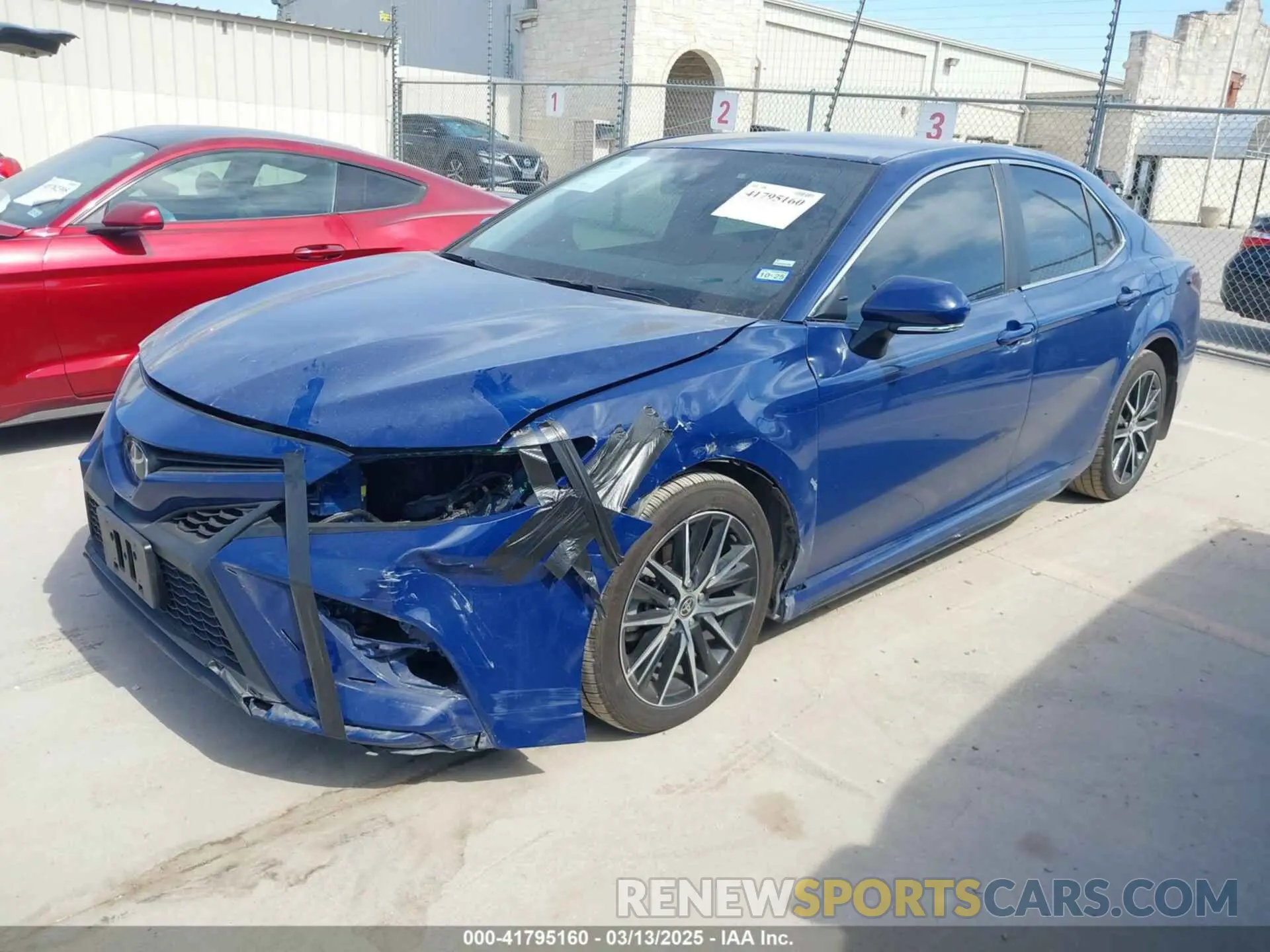 2 fotografías del automóvil dañado 4T1T11AK0RU208574 TOYOTA CAMRY 2024
