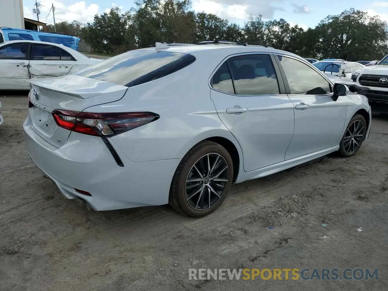 3 fotografías del automóvil dañado 4T1T11AK0RU229134 TOYOTA CAMRY 2024