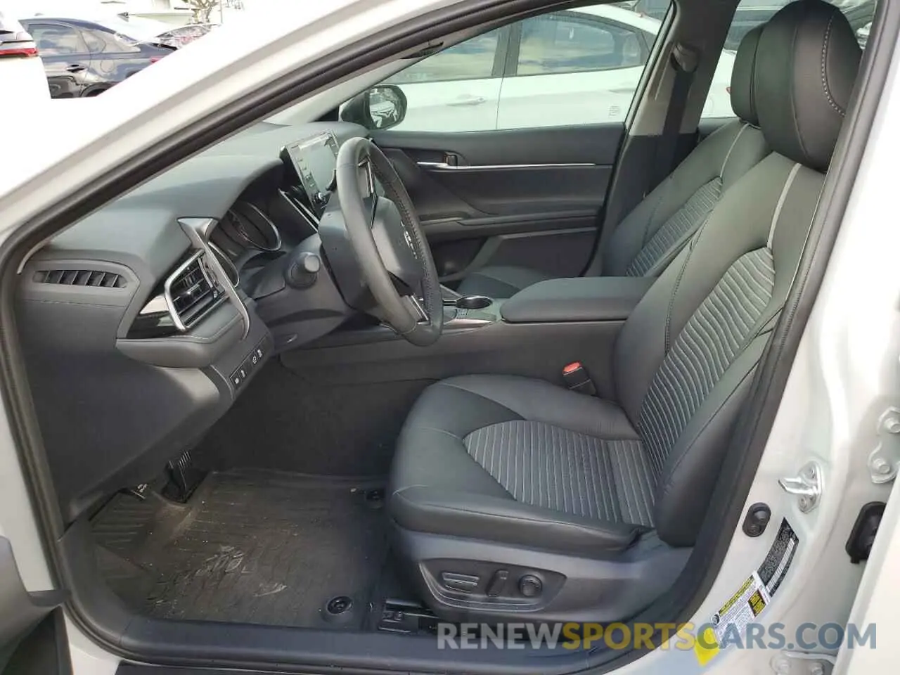 7 fotografías del automóvil dañado 4T1T11AK0RU229134 TOYOTA CAMRY 2024