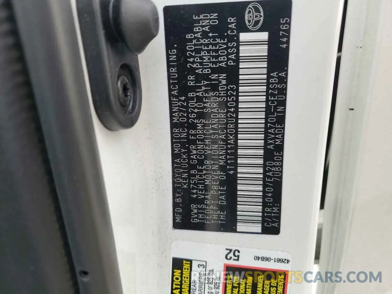 15 fotografías del automóvil dañado 4T1T11AK0RU240523 TOYOTA CAMRY 2024