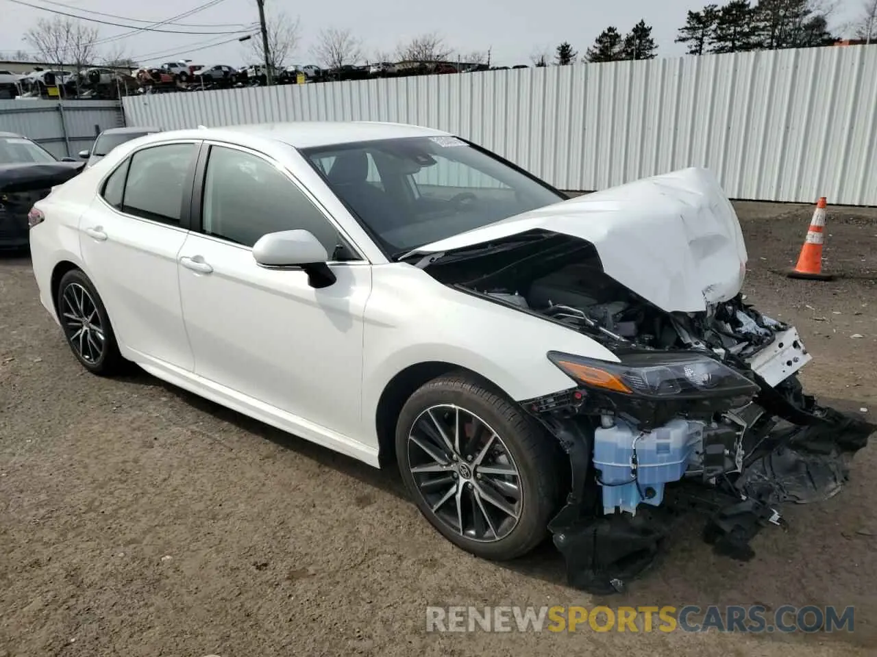 4 fotografías del automóvil dañado 4T1T11AK0RU240523 TOYOTA CAMRY 2024