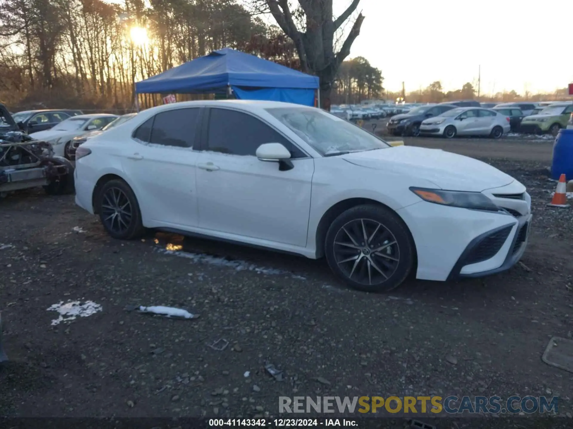 13 fotografías del automóvil dañado 4T1T11AK0RU862295 TOYOTA CAMRY 2024