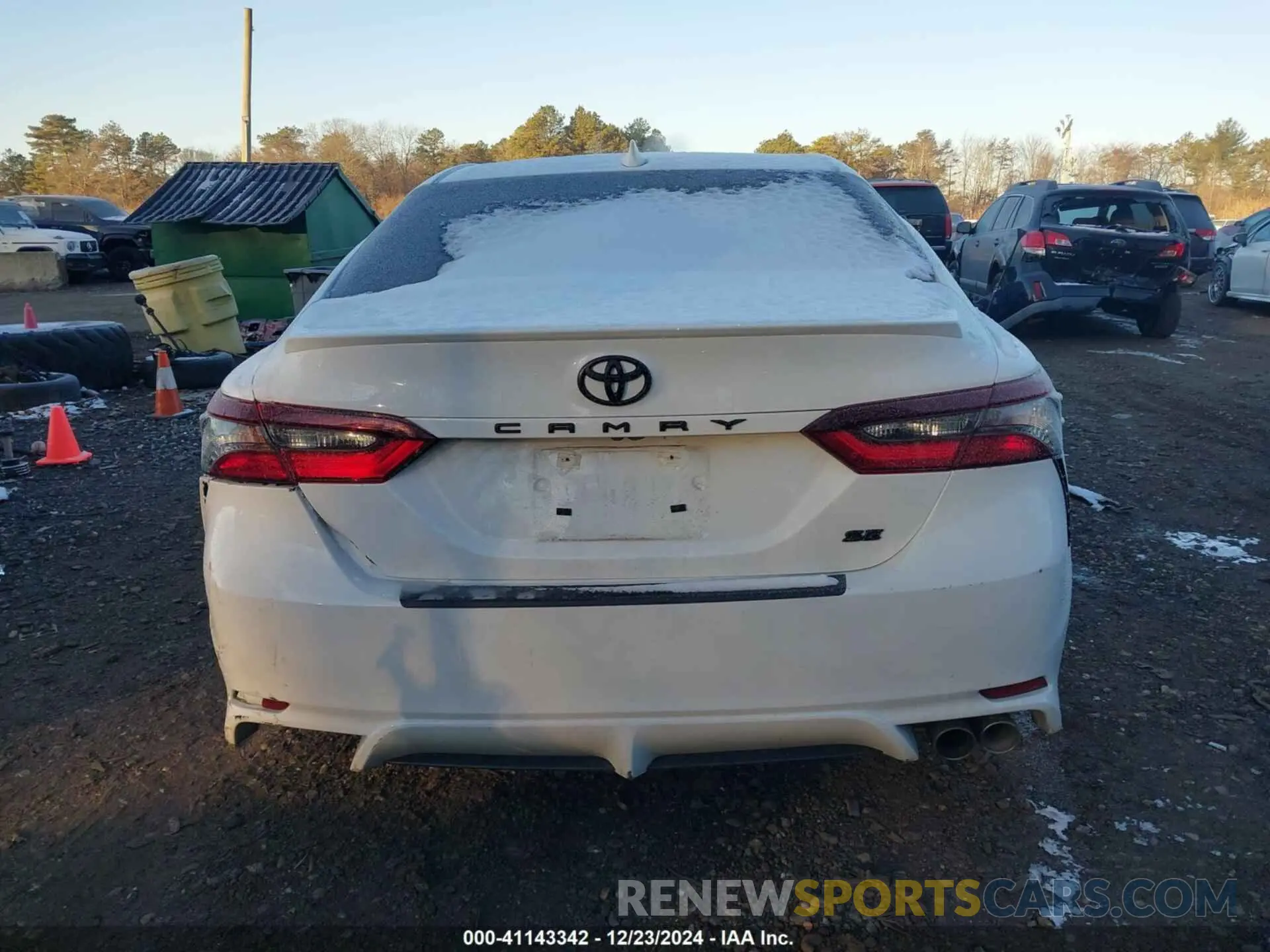 16 fotografías del automóvil dañado 4T1T11AK0RU862295 TOYOTA CAMRY 2024
