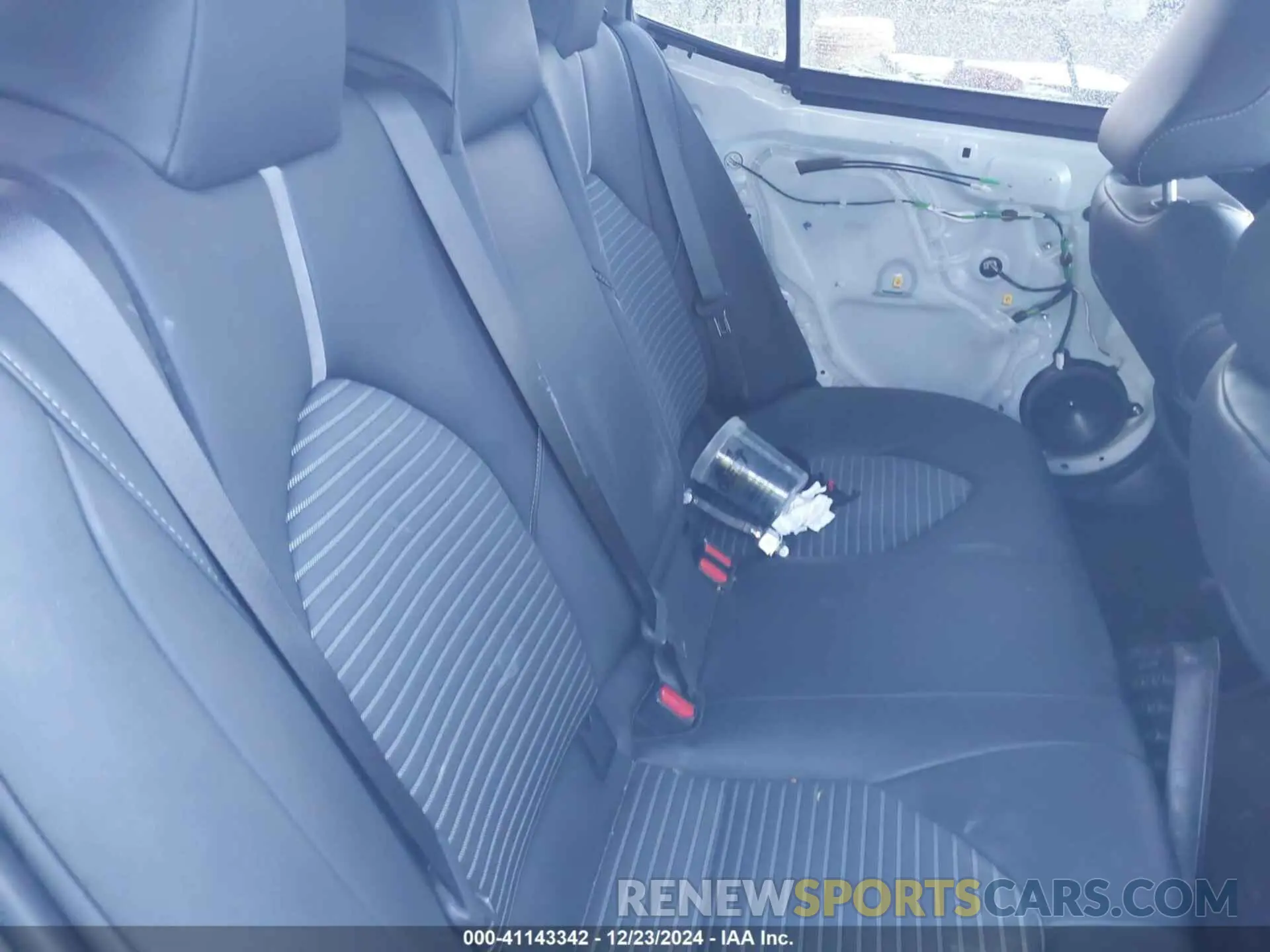 8 fotografías del automóvil dañado 4T1T11AK0RU862295 TOYOTA CAMRY 2024