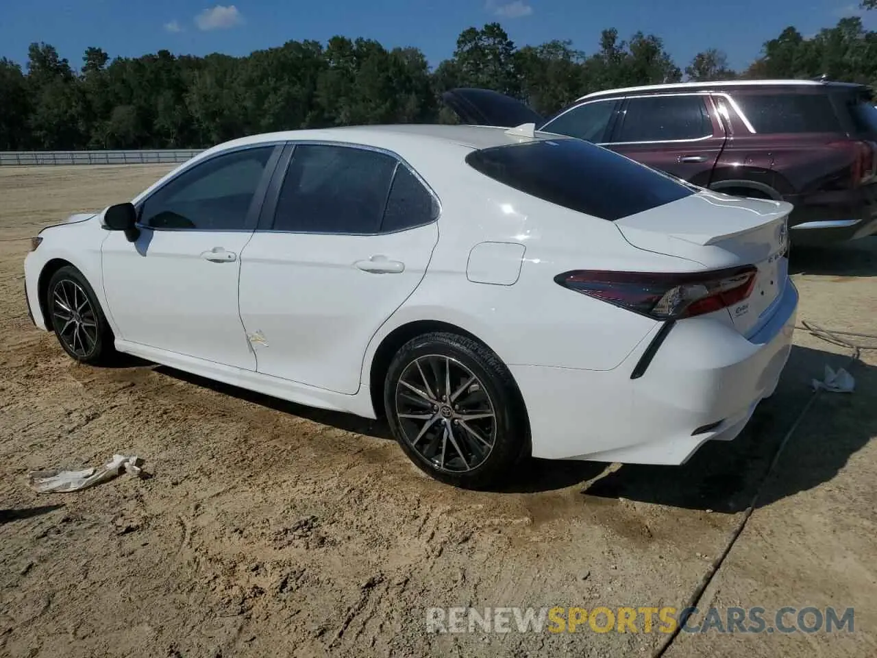 2 fotografías del automóvil dañado 4T1T11AK0RU894602 TOYOTA CAMRY 2024