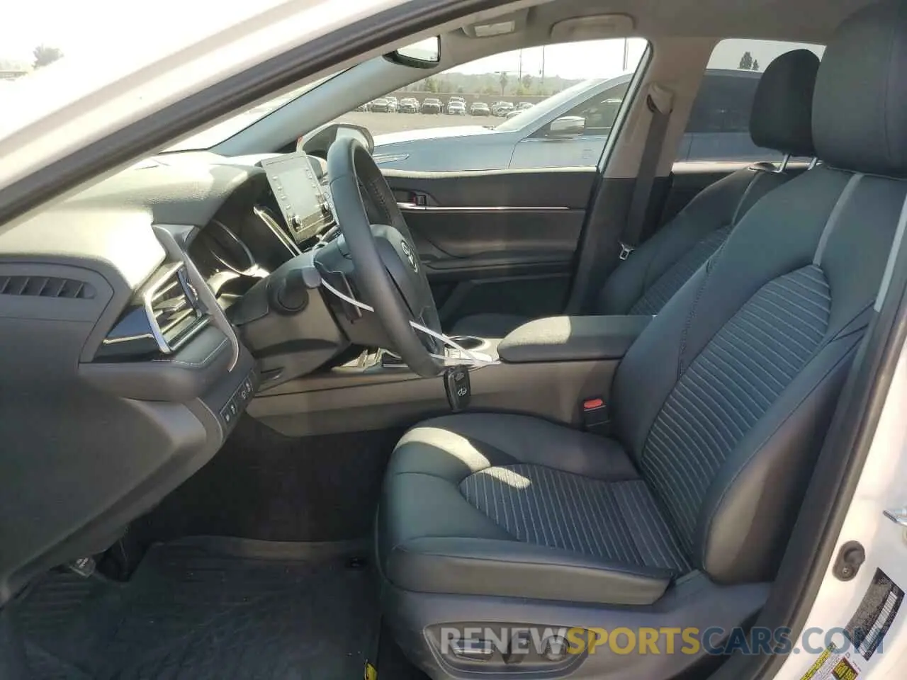 7 fotografías del automóvil dañado 4T1T11AK0RU911222 TOYOTA CAMRY 2024