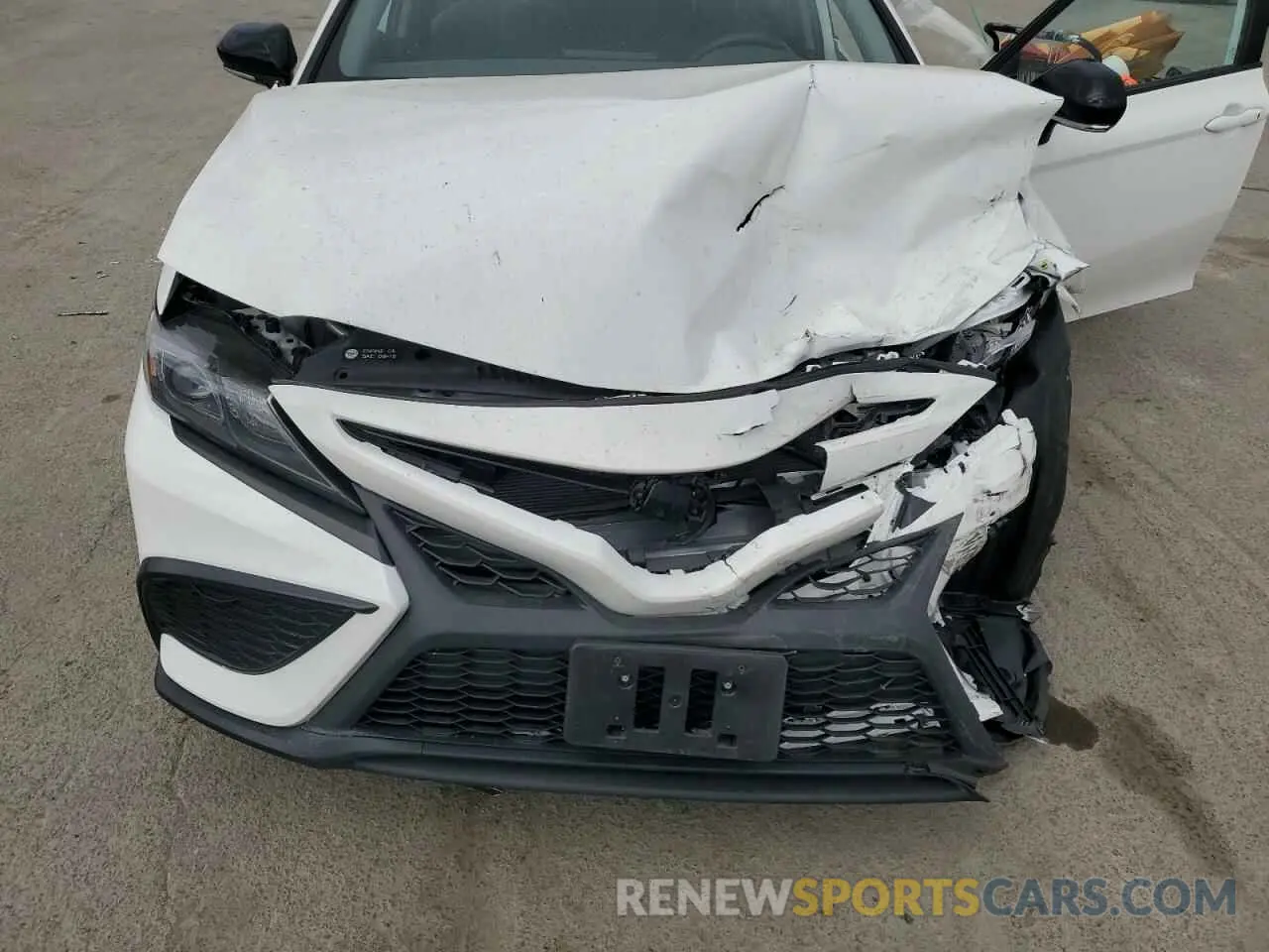 11 fotografías del automóvil dañado 4T1T11AK1RU232477 TOYOTA CAMRY 2024